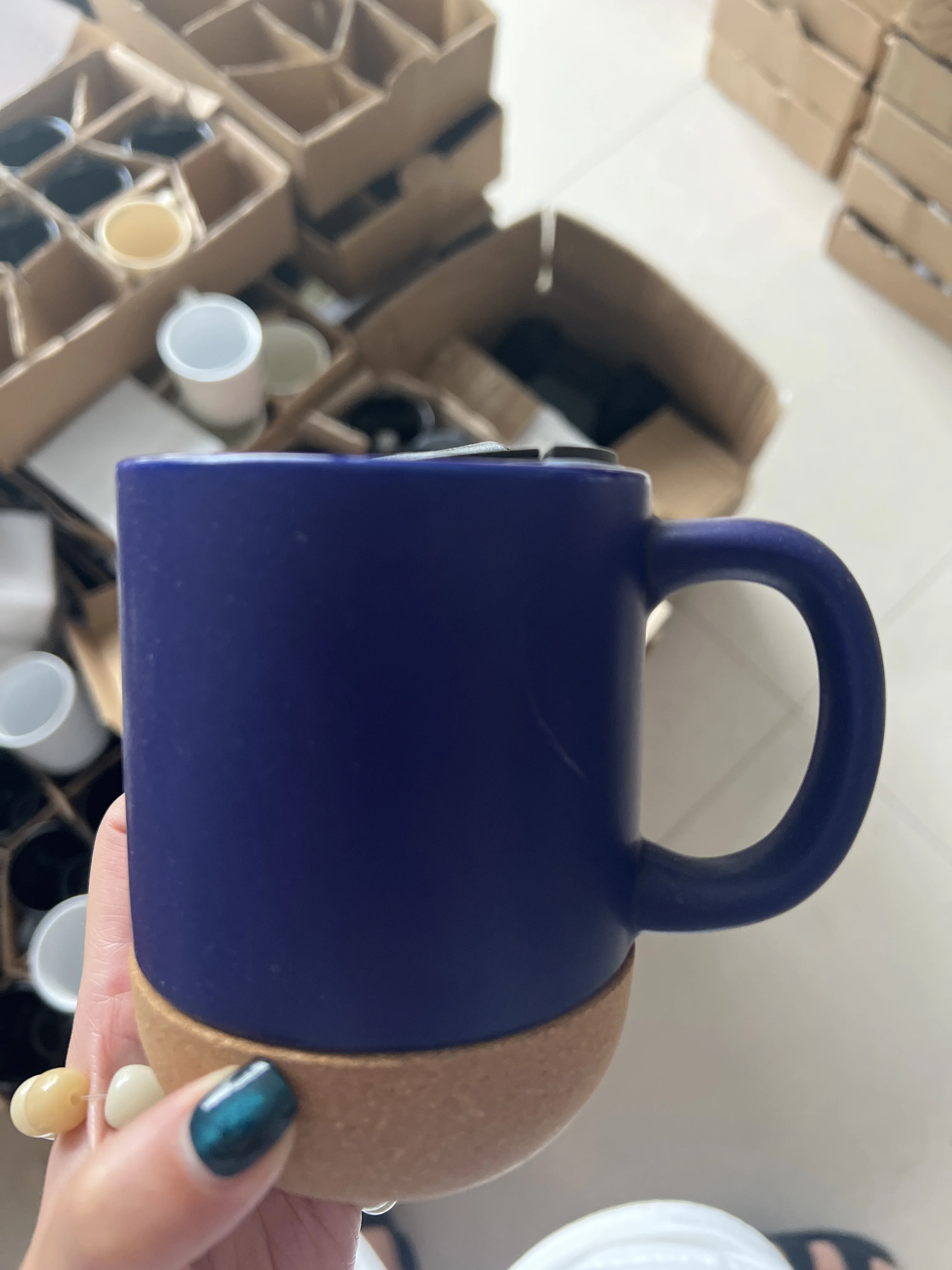 Promotion custom logo gift mugs 12oz Simple Cork-Bottom Ceramic Coffee Cup with lids