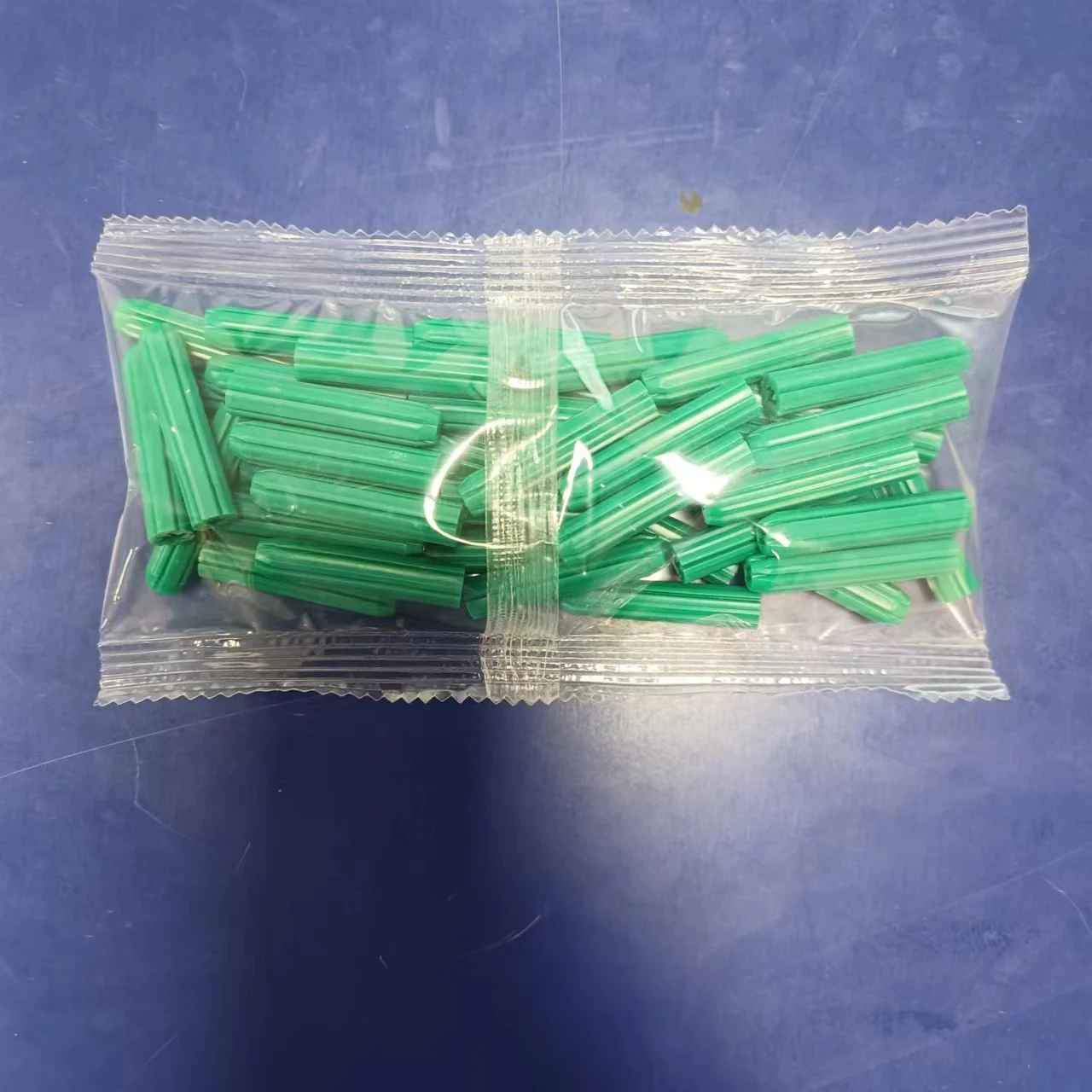new product ideas 2024 plastic anchors plastic wall plug with fixing nail dowel plastic