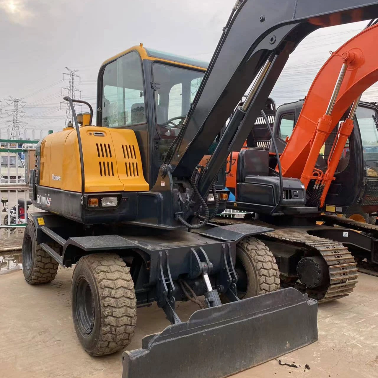 HYUNDAI R60W подержанный колесный экскаватор 6 тонн второй ручной гусеничный