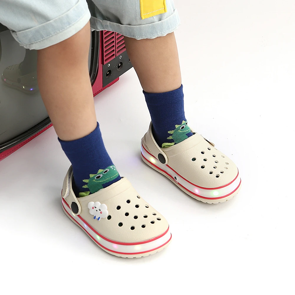 Легкие сандалии из ЭВА без шнуровки для мальчиков и девочек, Нескользящие Детские сабо, светодиодная обувь для сада