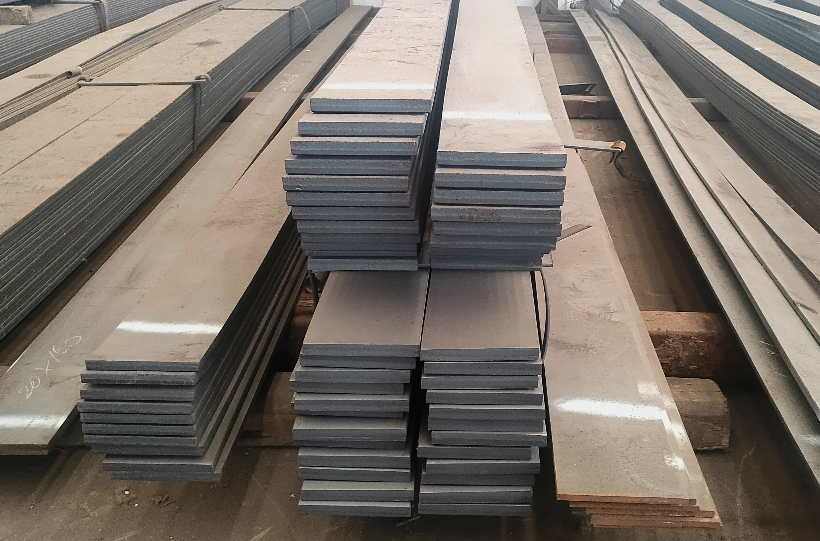 Пружинная сталь Q195 Q215 Q235b Q345b Ss400 Astm A36 горячекатаный перфорированный плоский