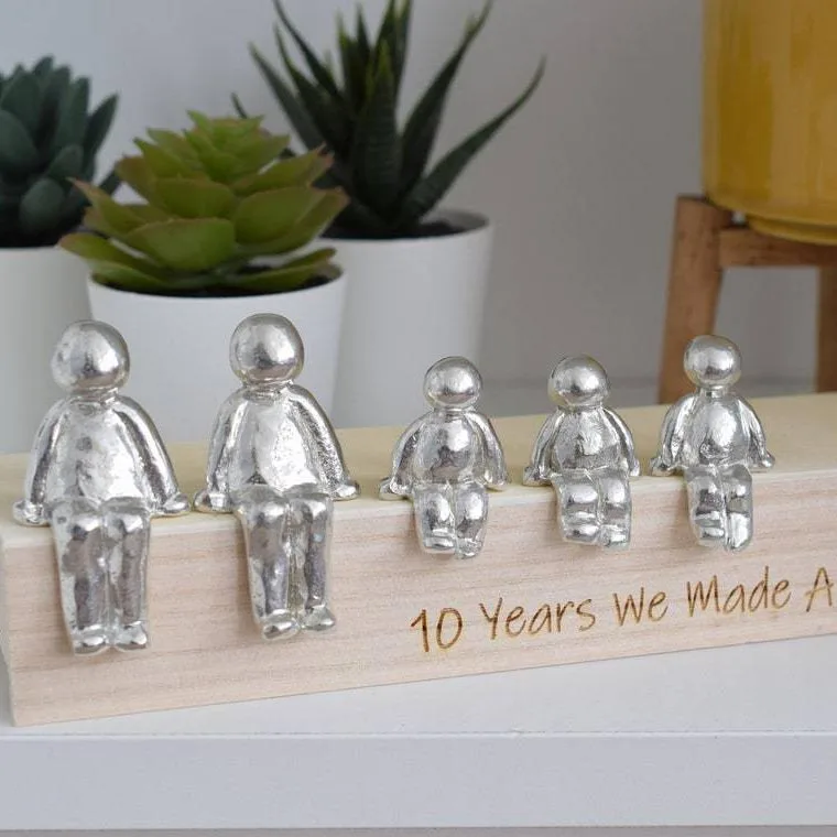 Collection Home Decor Garden 10 Years We Made A Family souvenir sculpture Home resin crafts Figurines Desktop Decoration