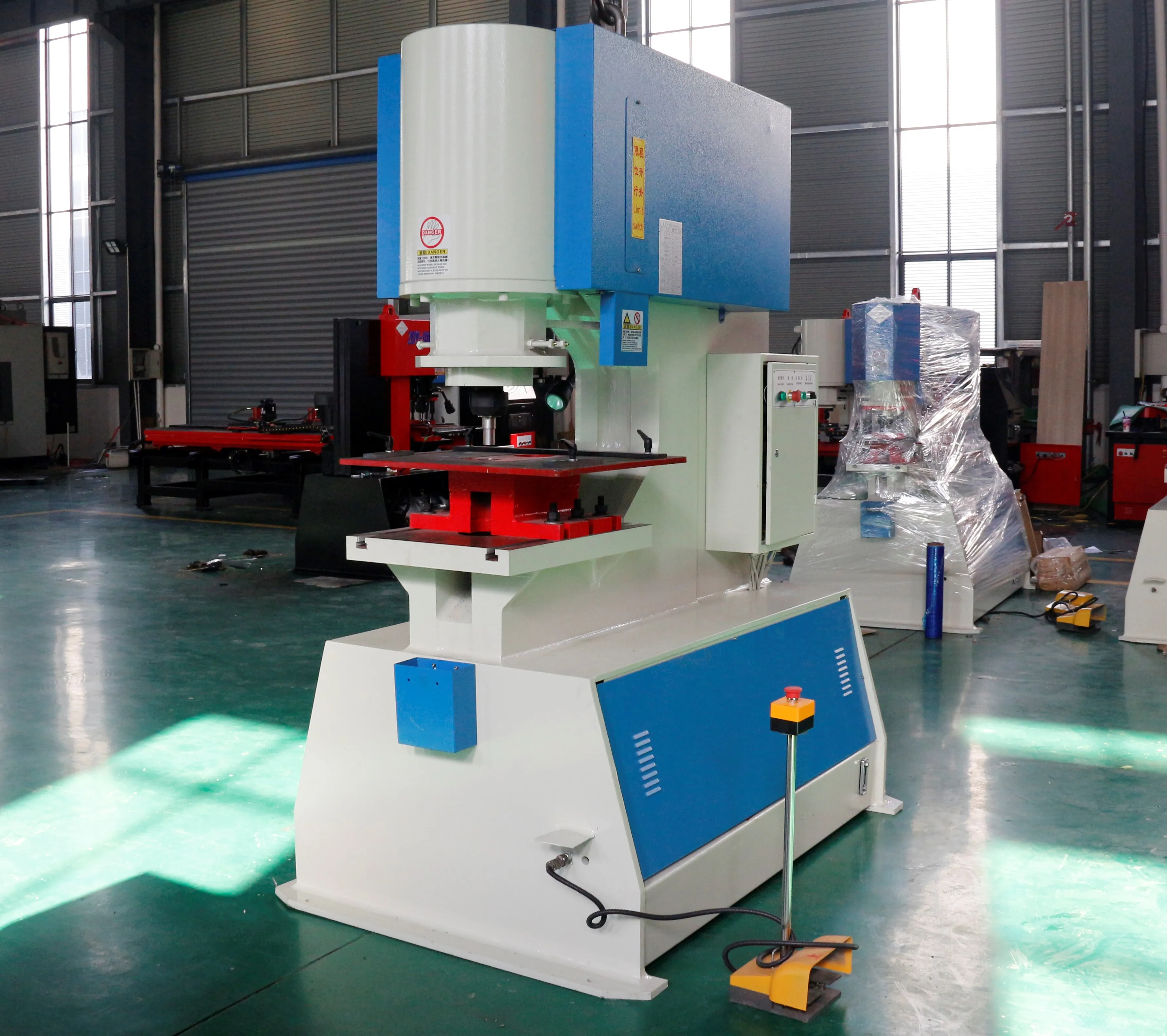 
sheet metal ironworker,hydraulic punching and shearing machine,q35 ironworker punch sets 