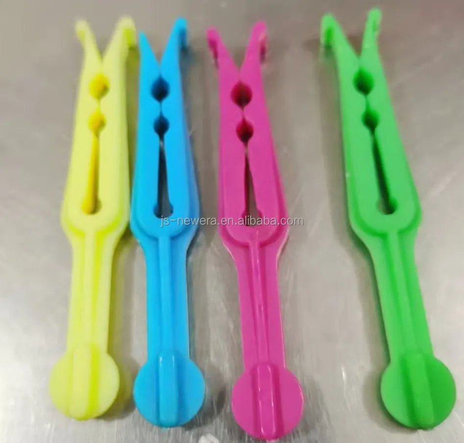 plastic dolly pegs 1.jpg
