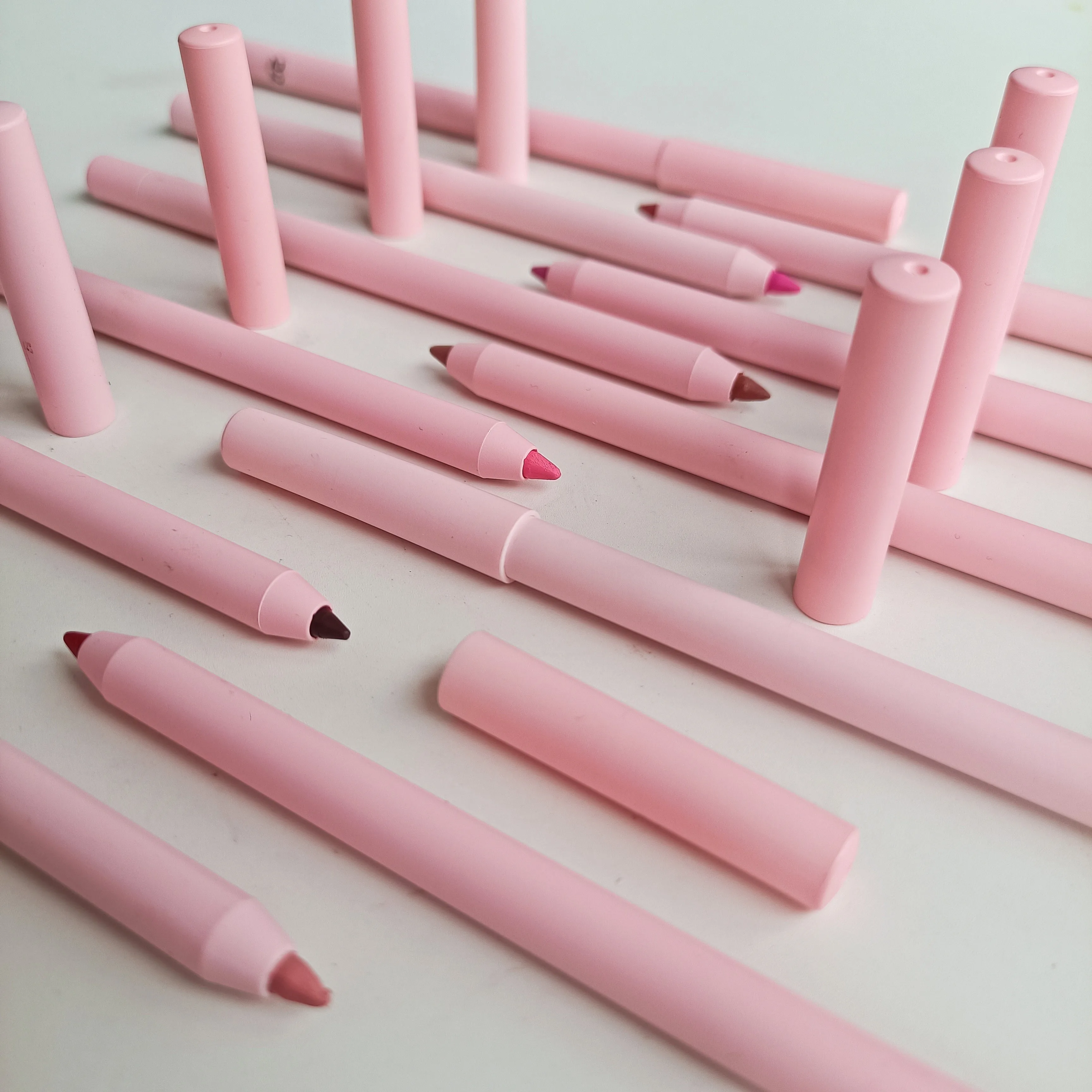 Wholesale Pink Cute Popular Vegan Creamy Matte Lipliner Custom Logo Private Label Twist Up Lip Liner Pencil