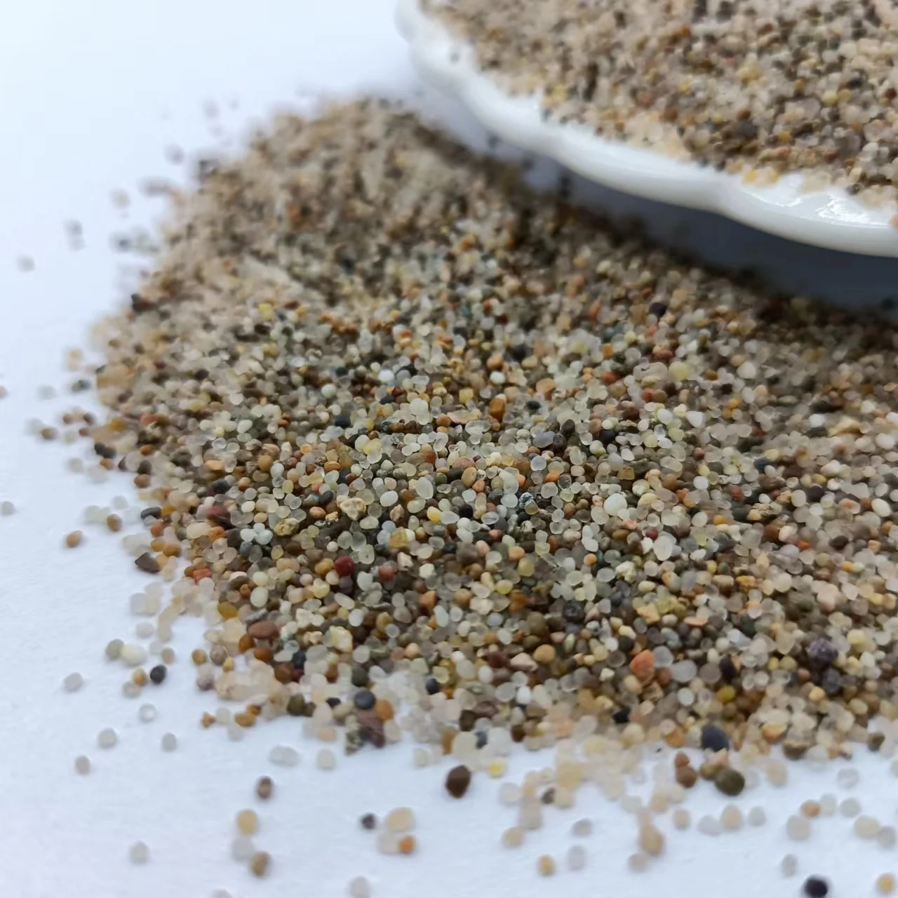 Factory Direct Supply High Quality Sea sand  Salt sand Round Sand with reasonable price