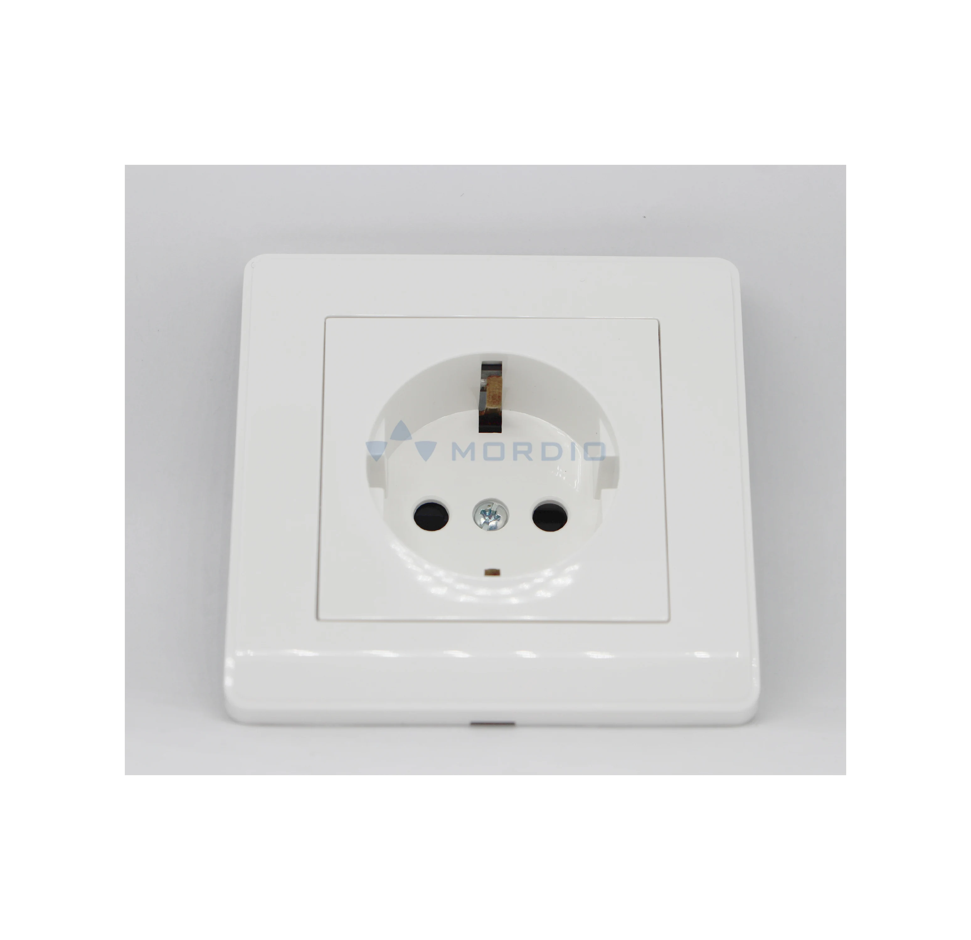 O100 European wall Switch socket Schuko socket 16A for lamp bulb spotlight lighting wholesaler