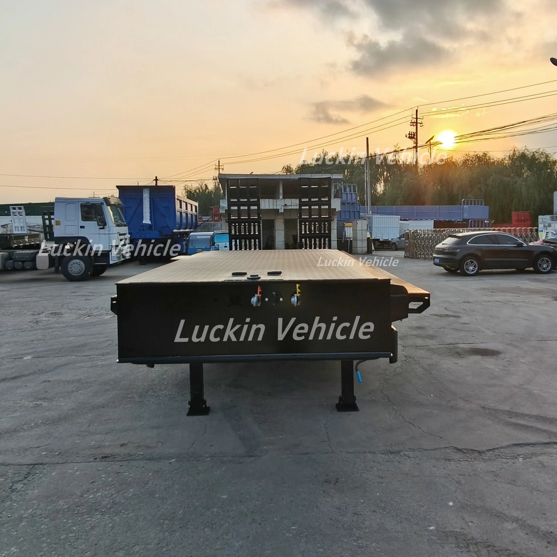 Multi Axles 3 Axles Low Bed 60 80 100 Tons High Quality Lowboy Flatbed Detachable Gooseneck Lowbed Truck Semi Trailer for Sale