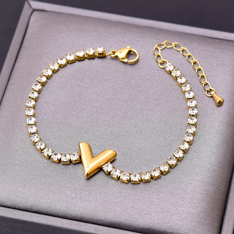 QIFEI 18K Gold Stainless Steel Square Diamond Feather Chain Bracelet V Letter Bracelet Wholesale