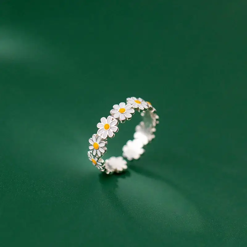 2023 Korean New Trend Jewelry Wedding Gift Cute Enamel Daisy Flowers Ring Women Girls Cheap Resizable Rings Wholesale Bulk