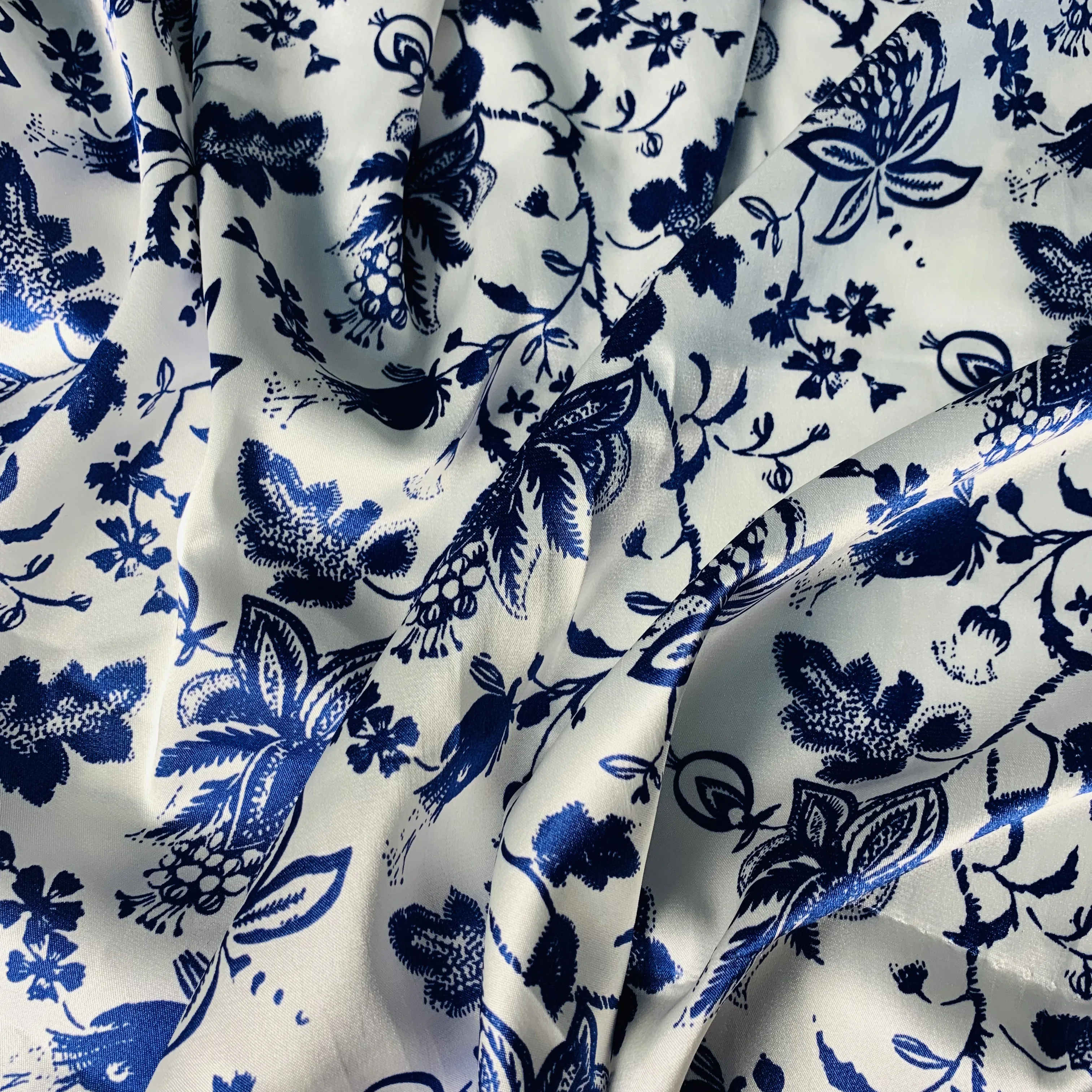 Wholesale Sample Free Stretched Blue Flower Porcelain Printed Satin Fabric Stock 100% Polyester For Pajamas
