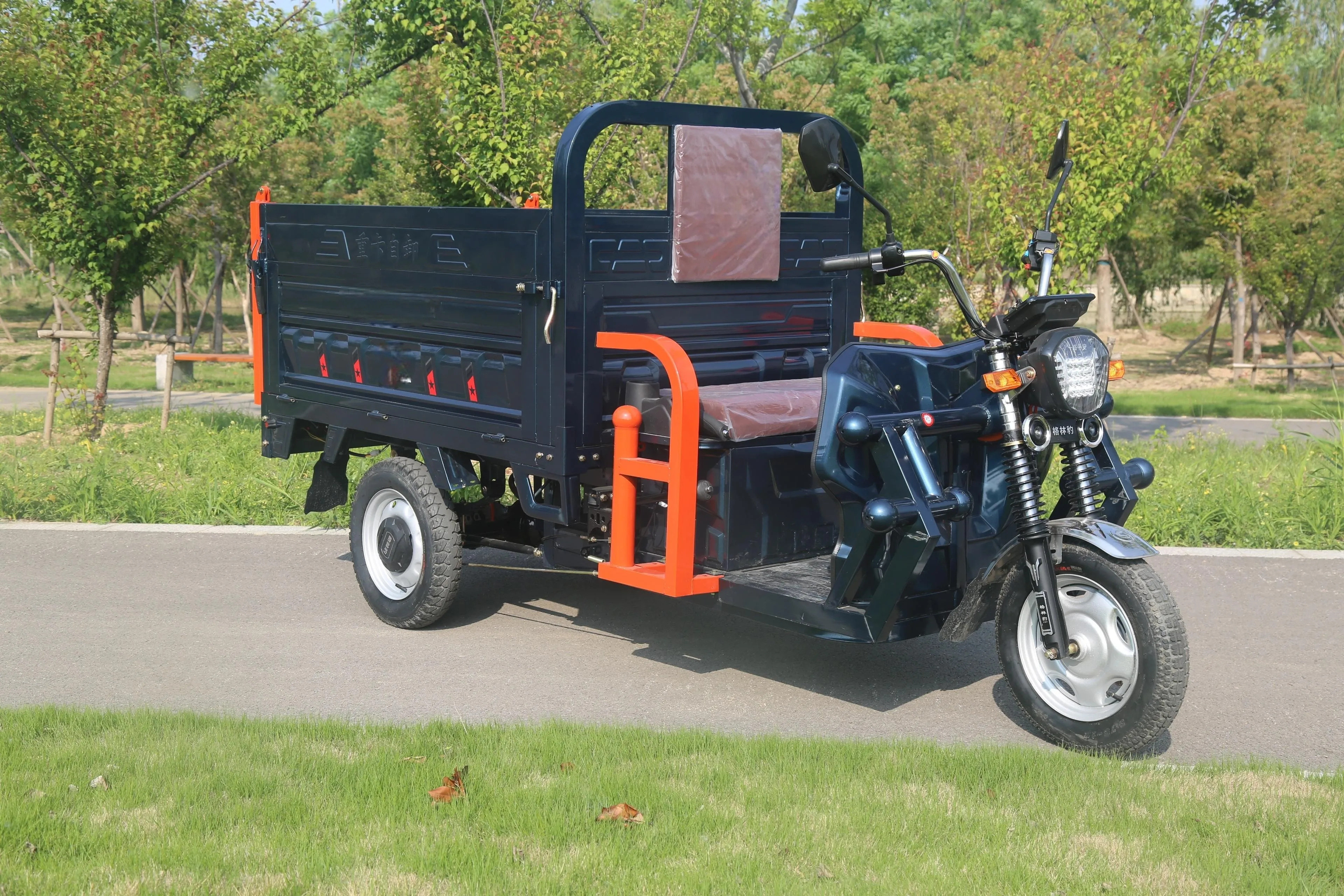 factory price  electric tricycle big cargo box heavy load Hydraulic dump hoist tricycle cargo for farm  electric cargo tricycle
