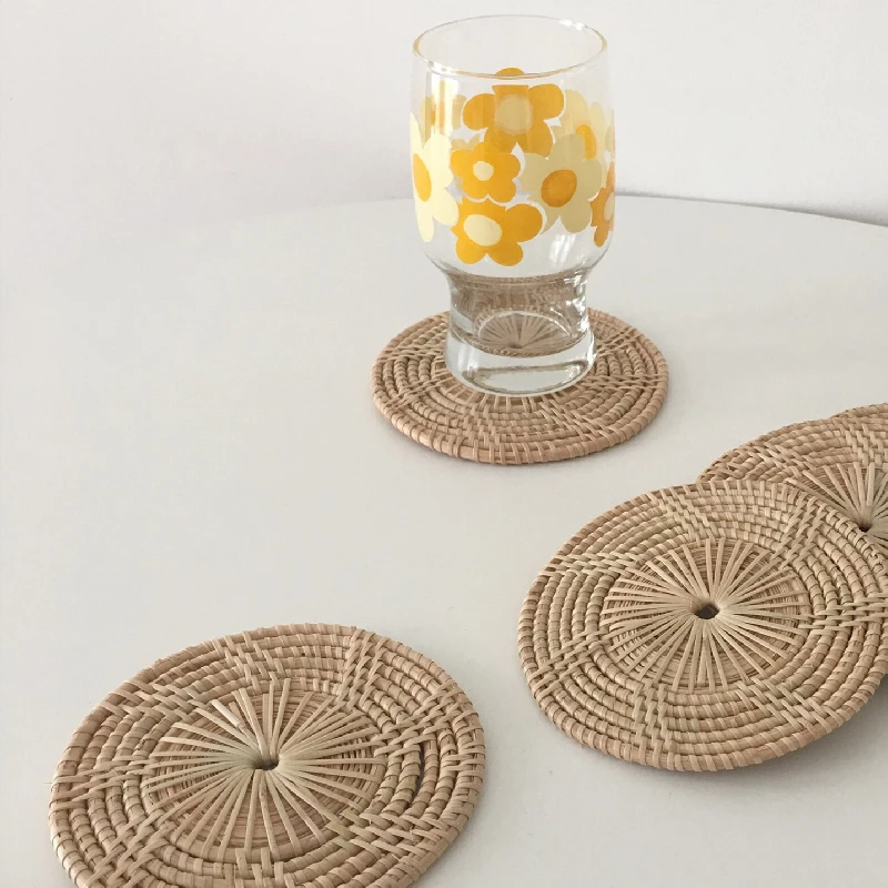 
Ins Rattan Insulation Solid Color Coasters 10cm Handmade Round Rattan Weave Coaster 