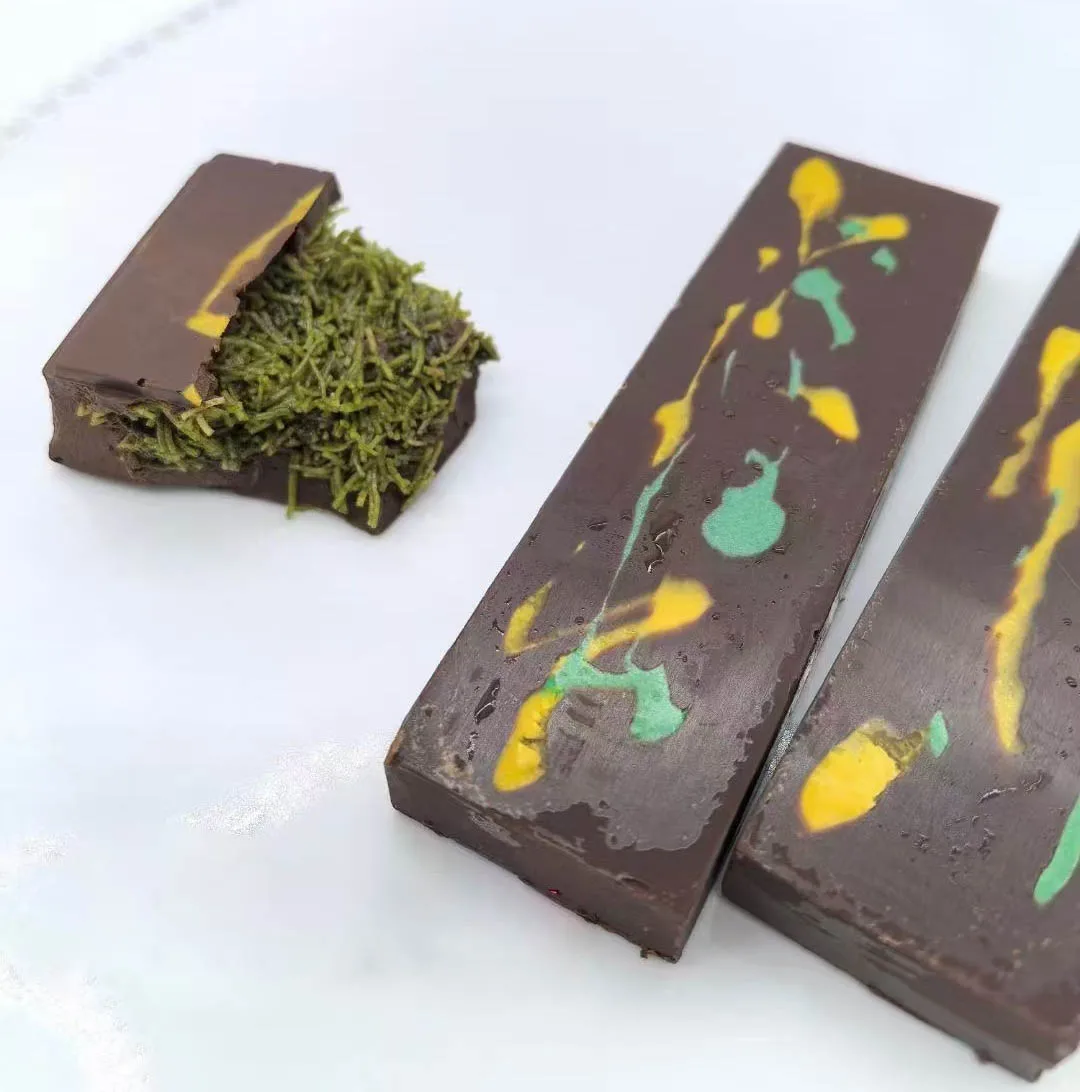 Wholesale snacks candies and chocolates hot selling 40g Dubai style chocolate Dubai chocolates