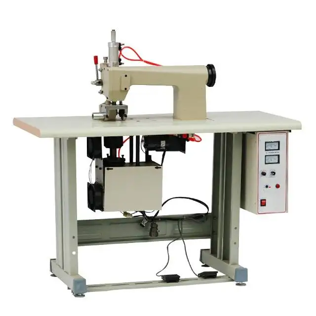 Roll To Roll Paper Embossing Machine