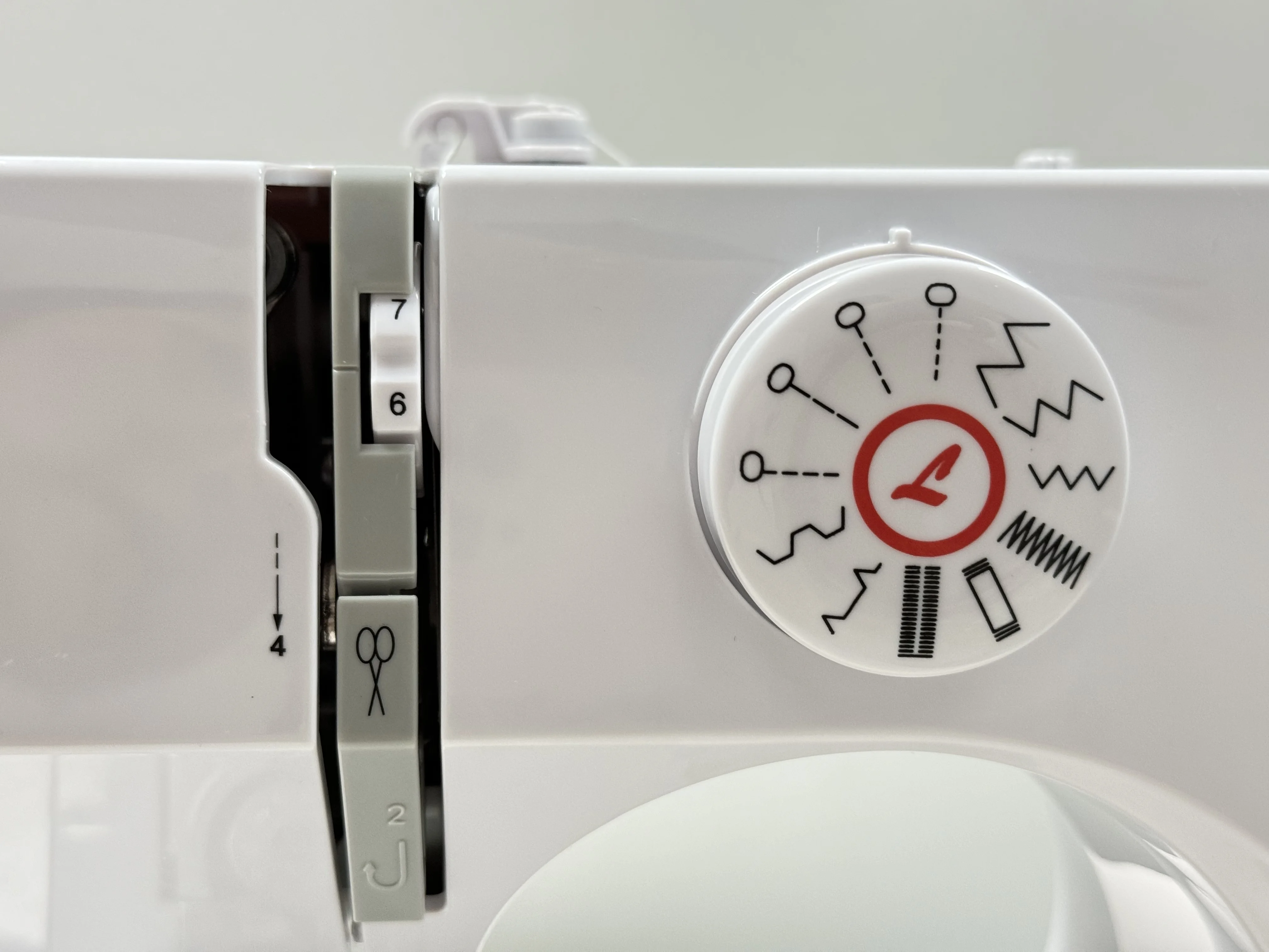 hot sales 12 Stitches Sewing Machine Portable Sewing Machine Domestic Sewing Machine UFR-725