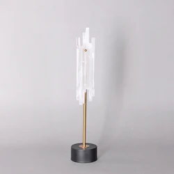 Trendy home decor accessories 2021 3 pieces set glass statue with matte black base decorations for room wholesale