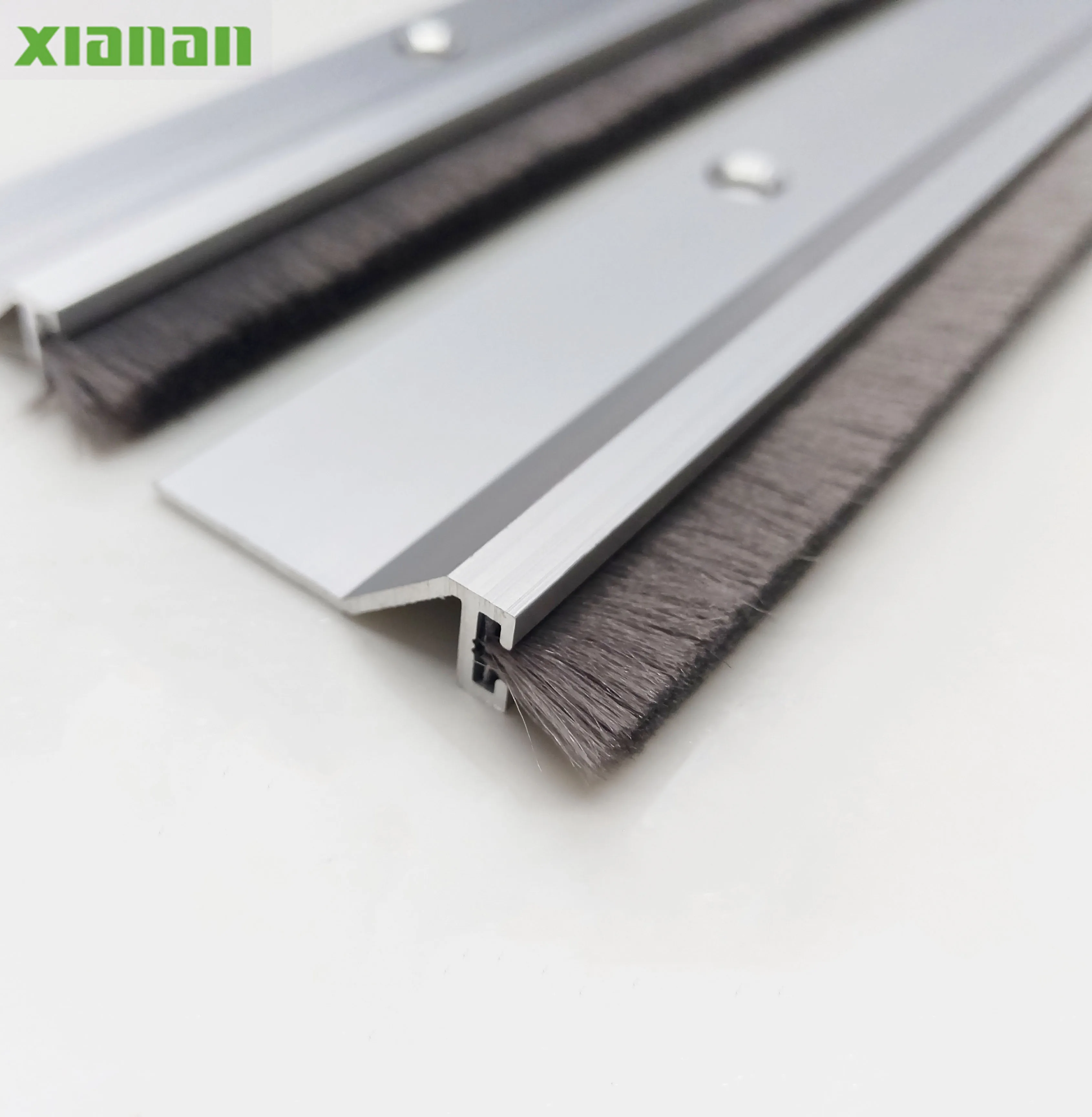19011L Aluminum Door Brush with 100%pp Weather Strip  door bottom flexible bottom seal