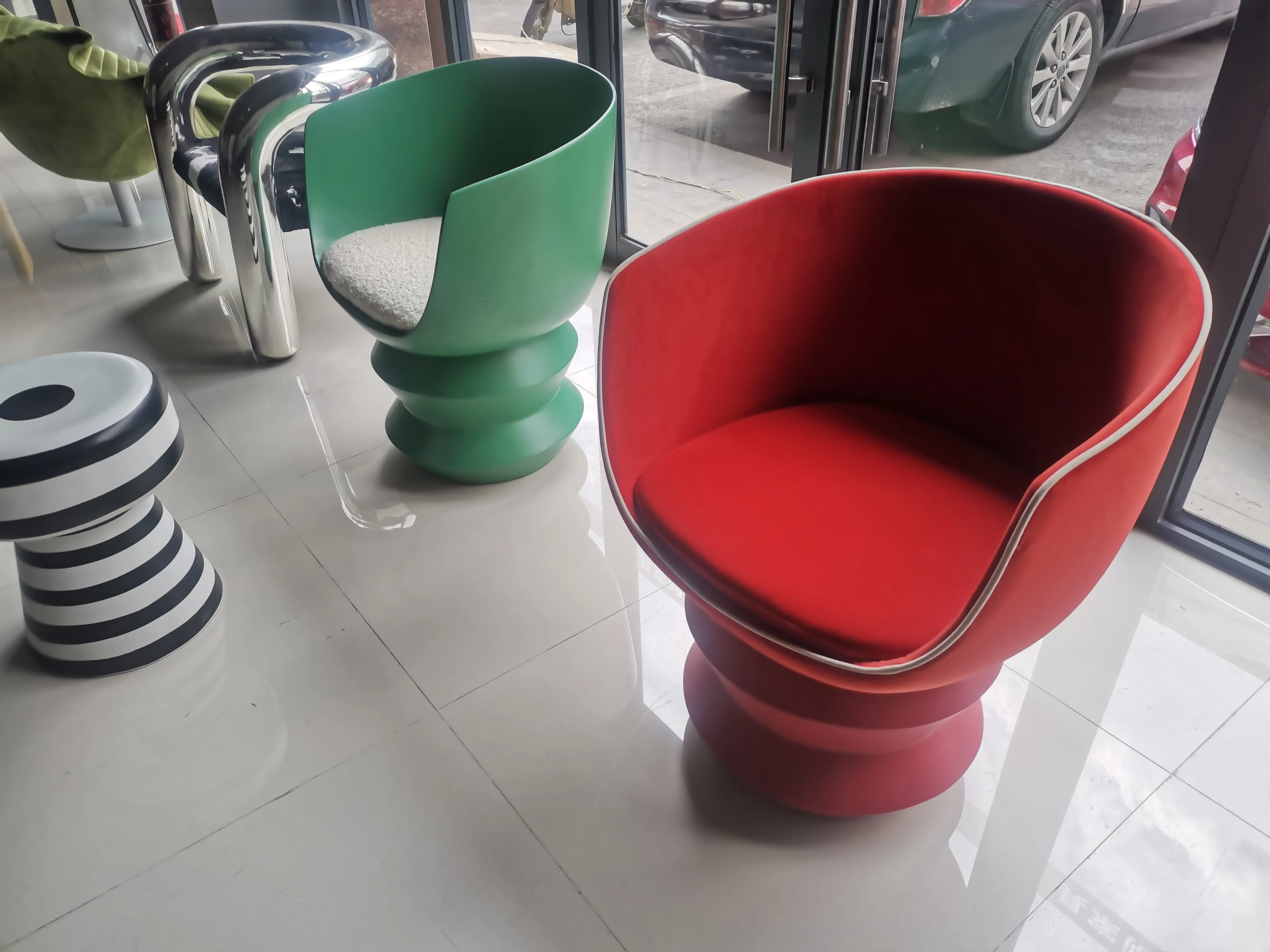 Modern Very Fashionable Fibreglass and Fabric Dolls Chair for Coffee Aera Furniture and Living Room Furniture