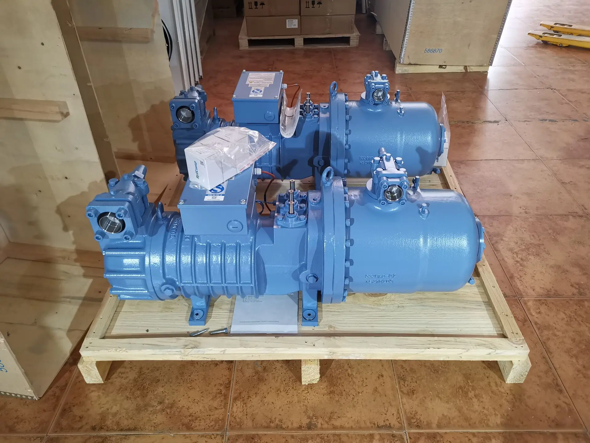 SRC-S-163-L4 Italy brand Refcomp semi-hermetic screw compressor