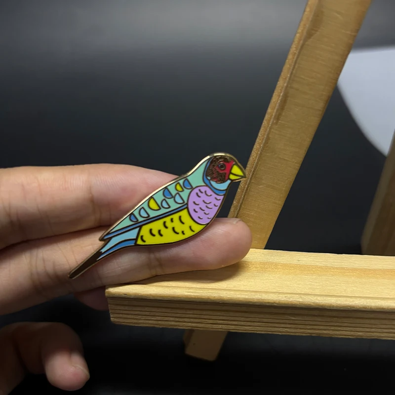 High quality custom hard enamel bird enamel pin with custom back card colorful parrot lapel pin for gifts
