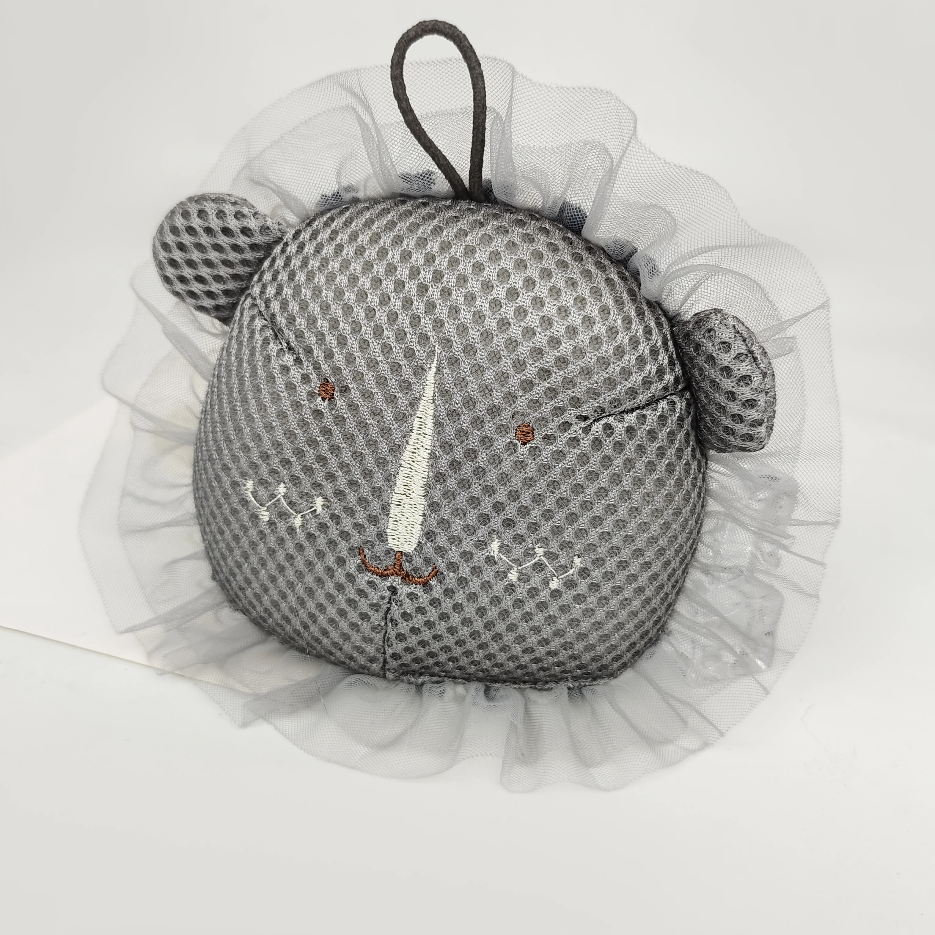 Cartoon lion modeling bath ball, high-grade bath flowers effectively exfoliate and dead skin, without hurting the skin.