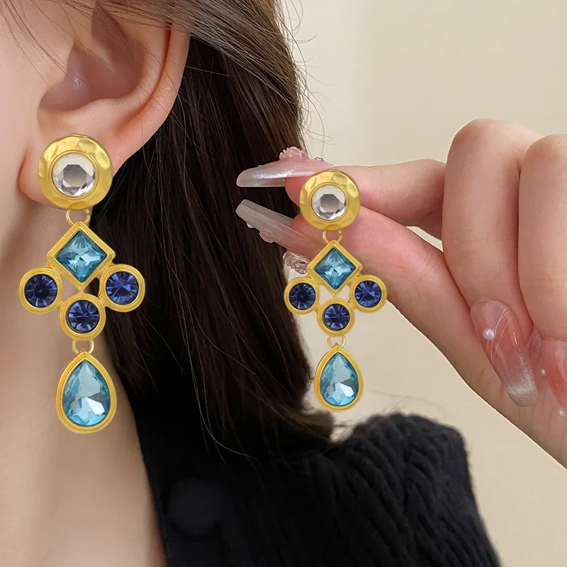 French Retro Palace Style Personality Exaggerated Style Diamond Inlaid Square Water Drop Silver Needle Earrings Gorgeous Shine