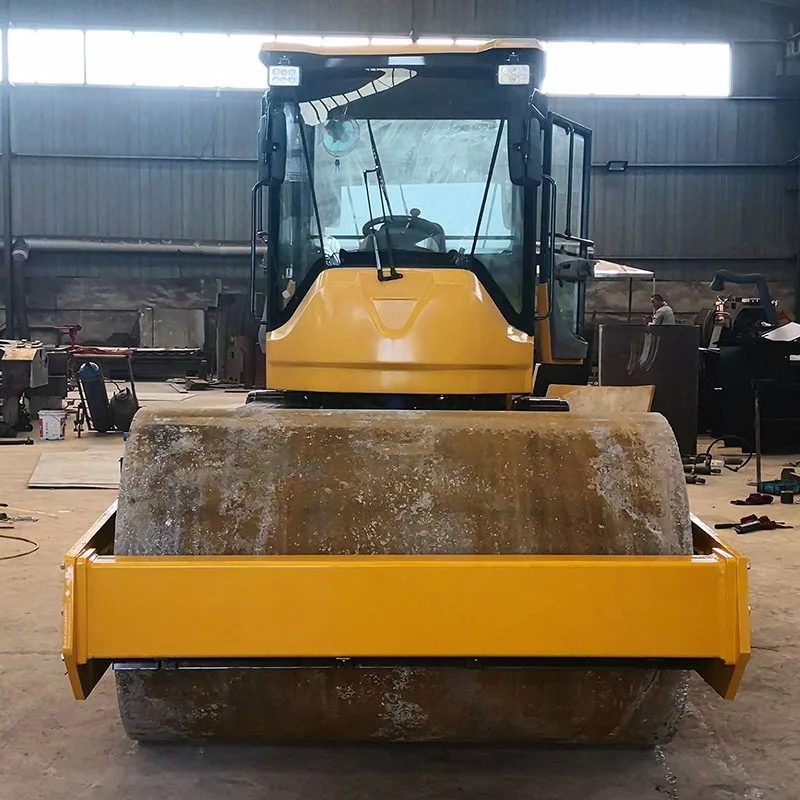 Medium vibrating roller for road construction site compacting machine