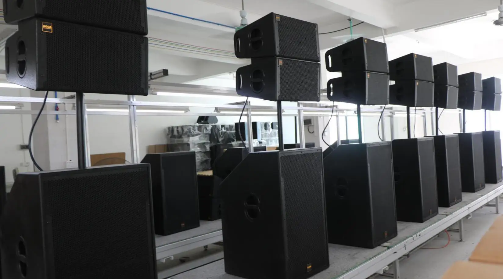 Powered professional line array speaker 12v 1000W Church