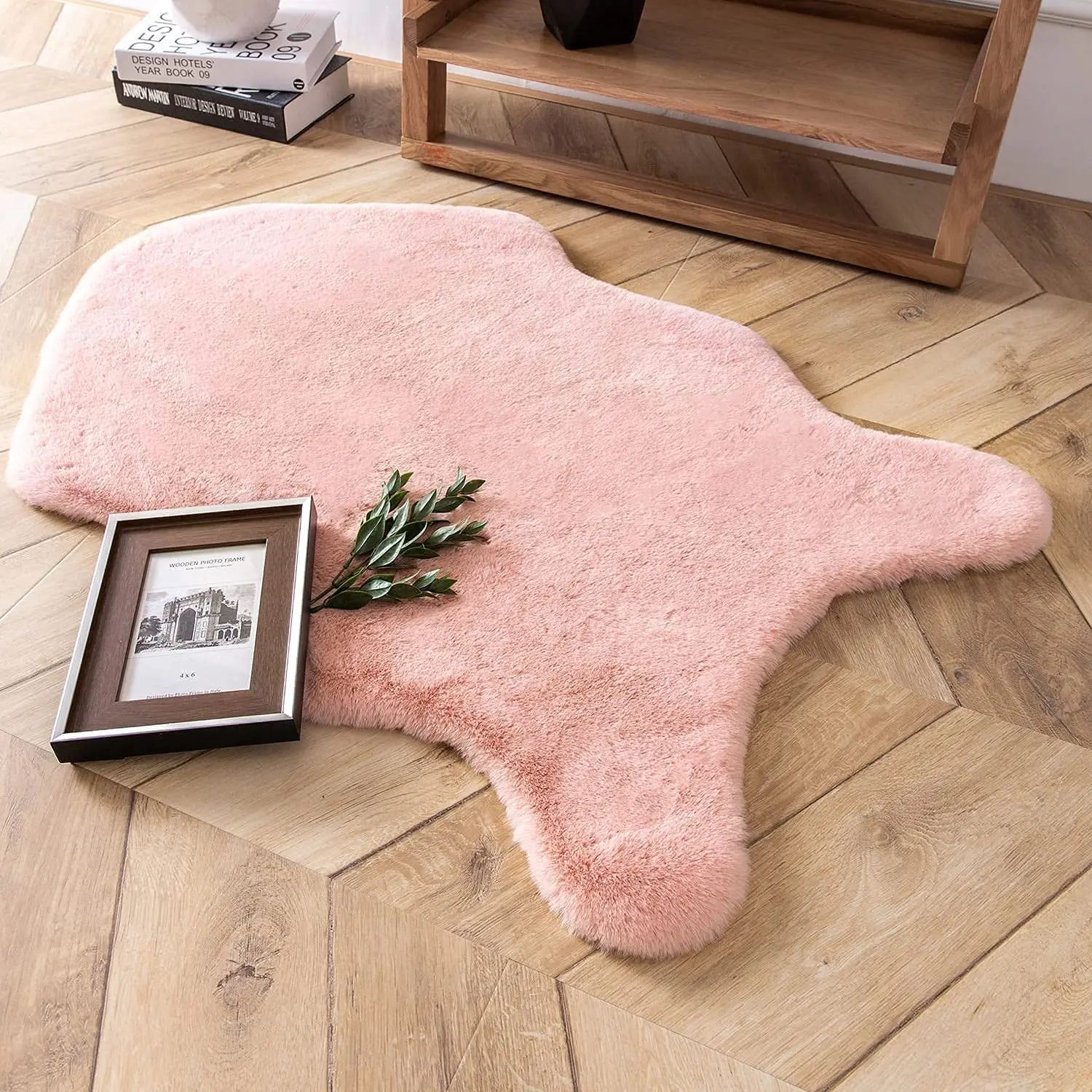 Luxury Solid Color Faux Rabbit Fur Area Rug Irregular Shape High Pile Carpet Thick