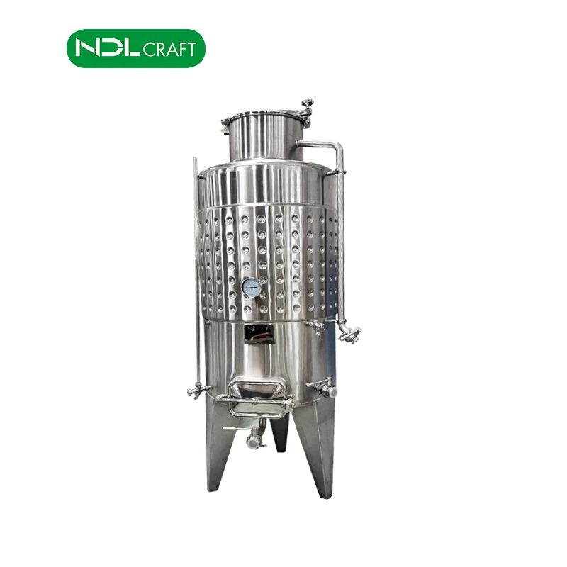 
China manufacturer stainless steel wine fermentation equipment wine making tanks. 