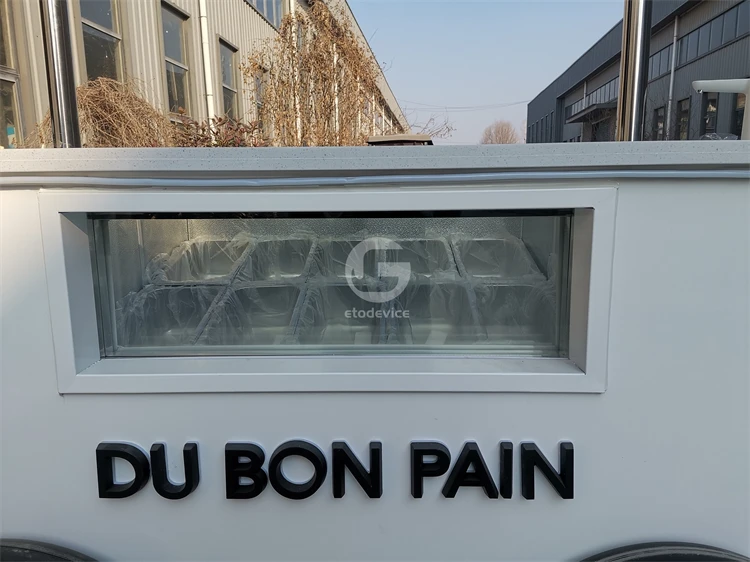 With awning and refrigerator Street commercial ice cream cart