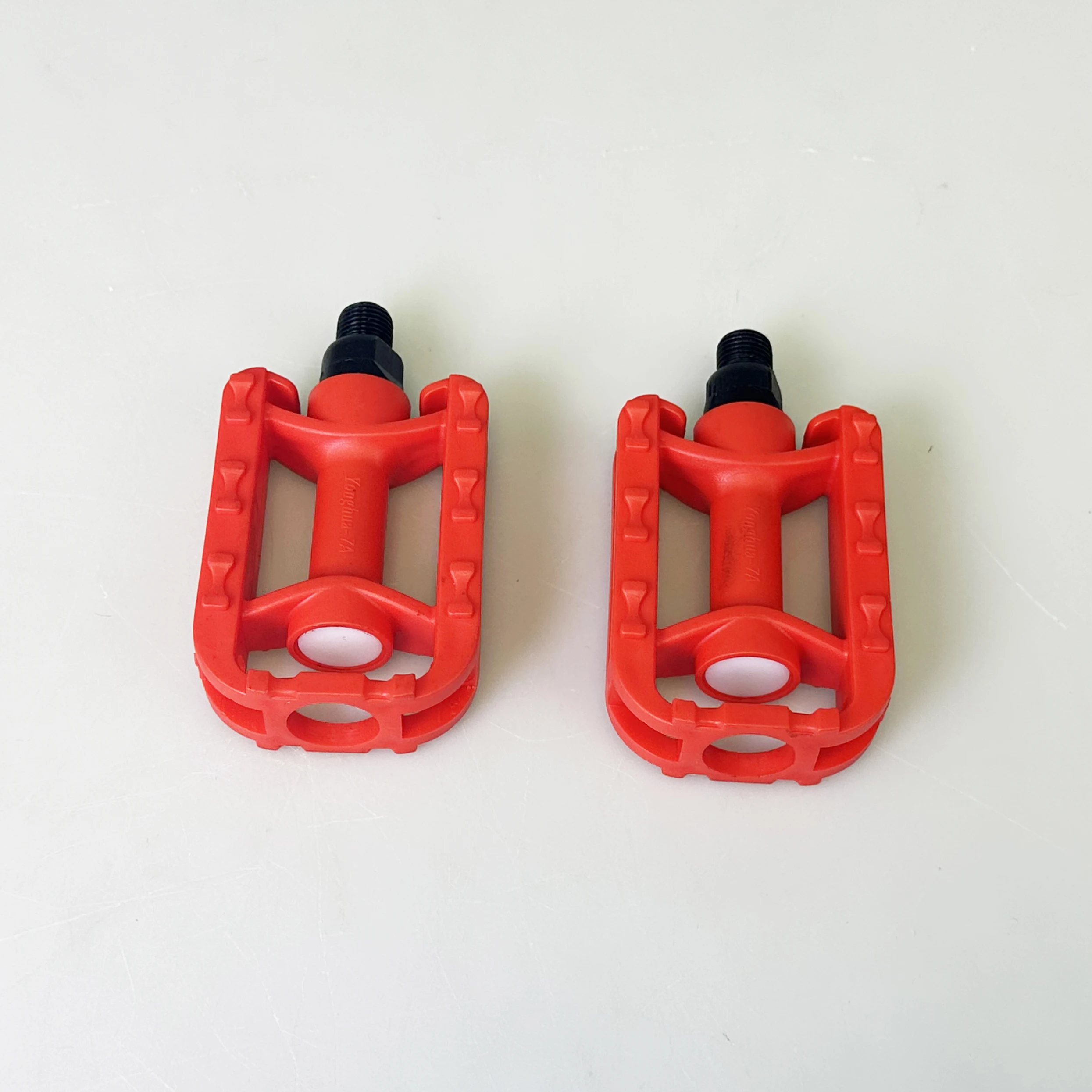 Colorful PP Children Bike Pedals Ball Bearing For Kids Anti-Slip Bike Parts Customize Color
