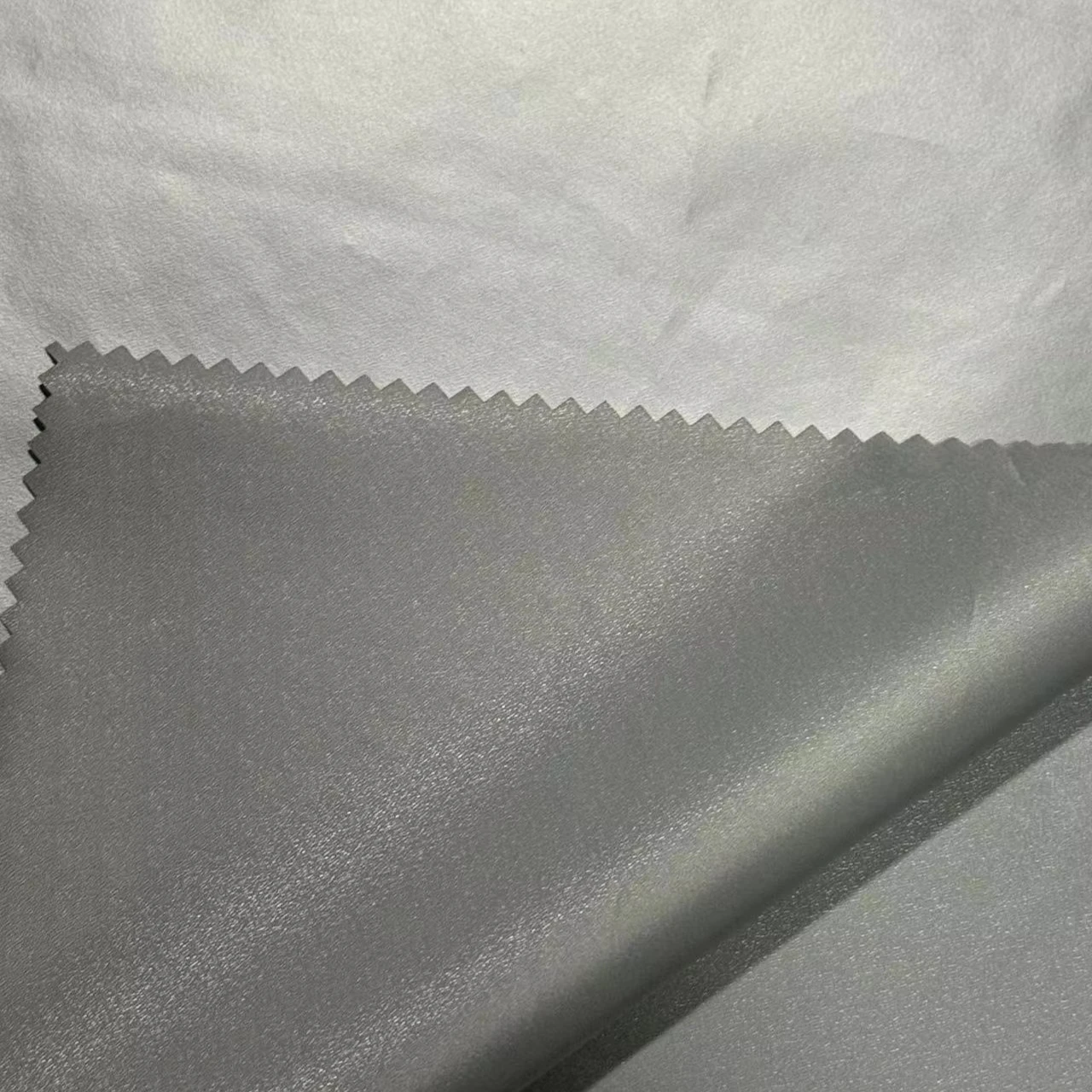 40D tpu Серебряное Тиснение Водонепроницаемая 100% полиэфирная ткань с теплом 3 градусов