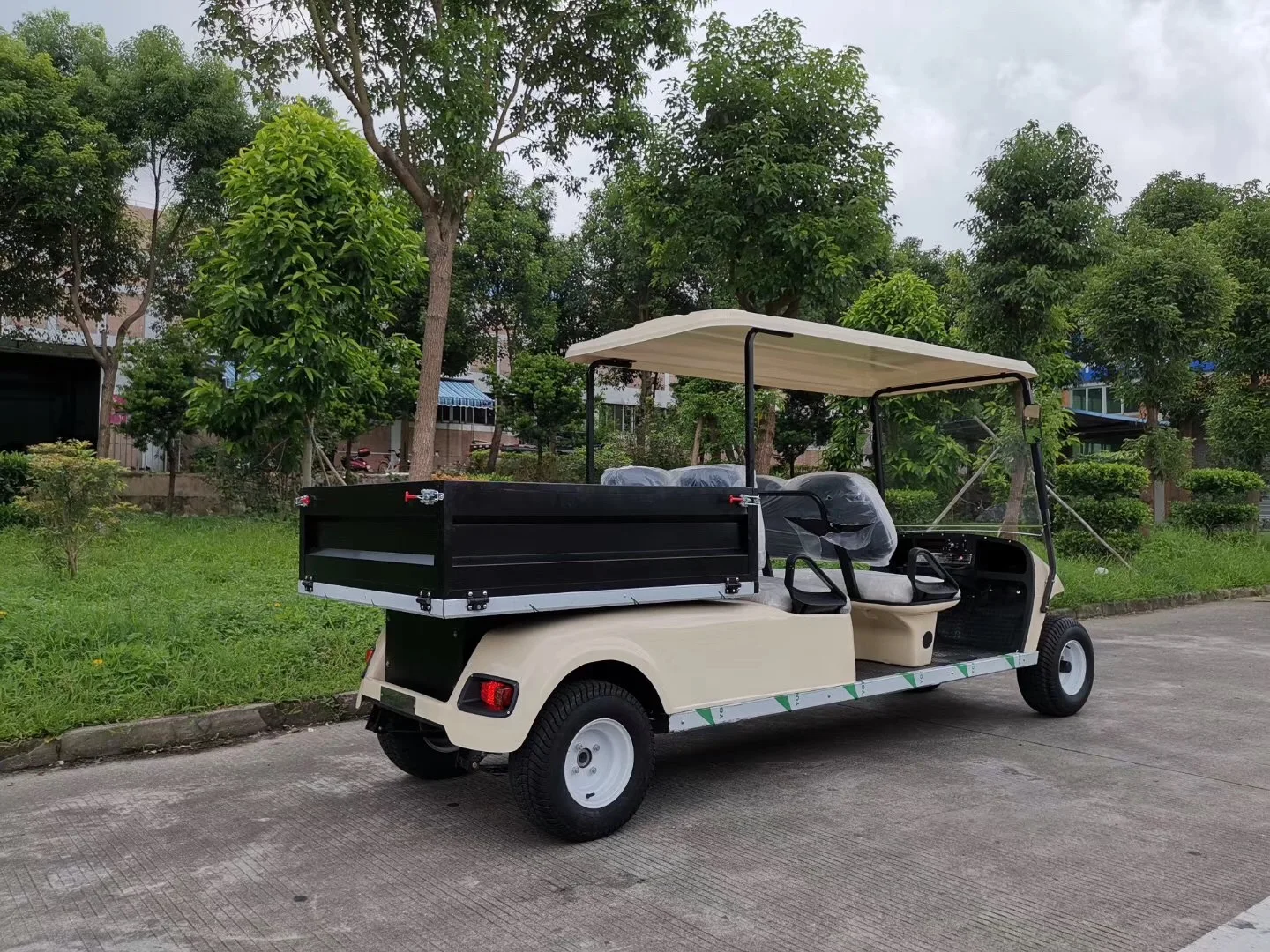 electric 4 seater mini  48v vintage golf buggy with rear cargo box  golf carts