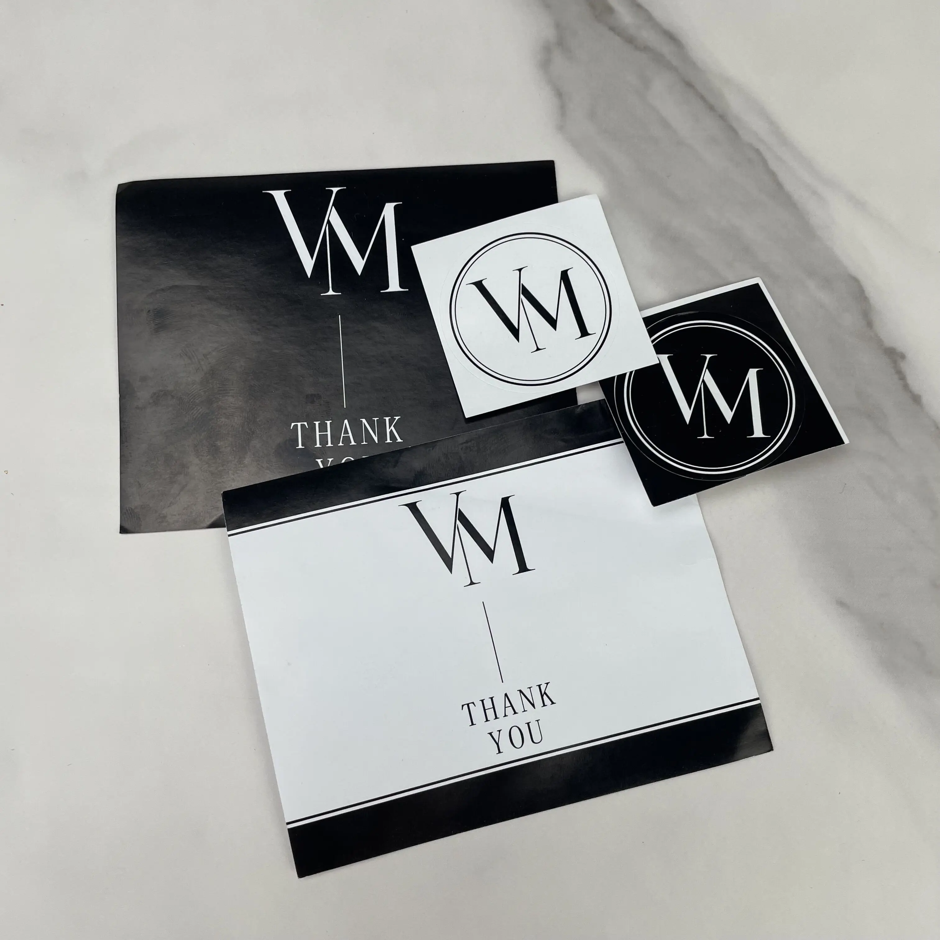 High-quality Customized Printing Color Sticker Labels Waterproof Roll Adhesive Round Logo Sticker Synthetic Paper