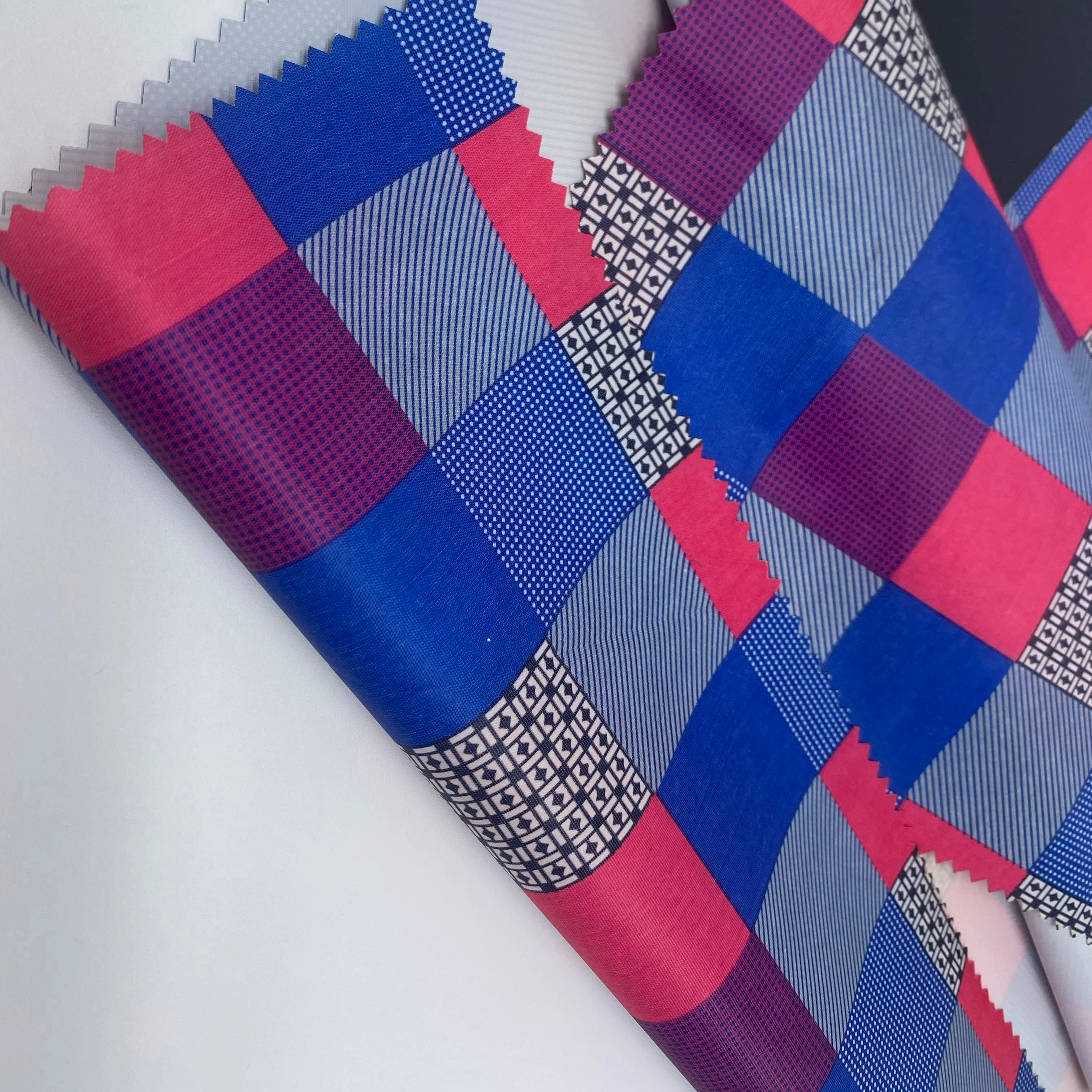 Color Customization Rip-stop 190T PVC Coating Waterproof 100% Polyester Fabric for Rain-wear/Raincoat/Poncho