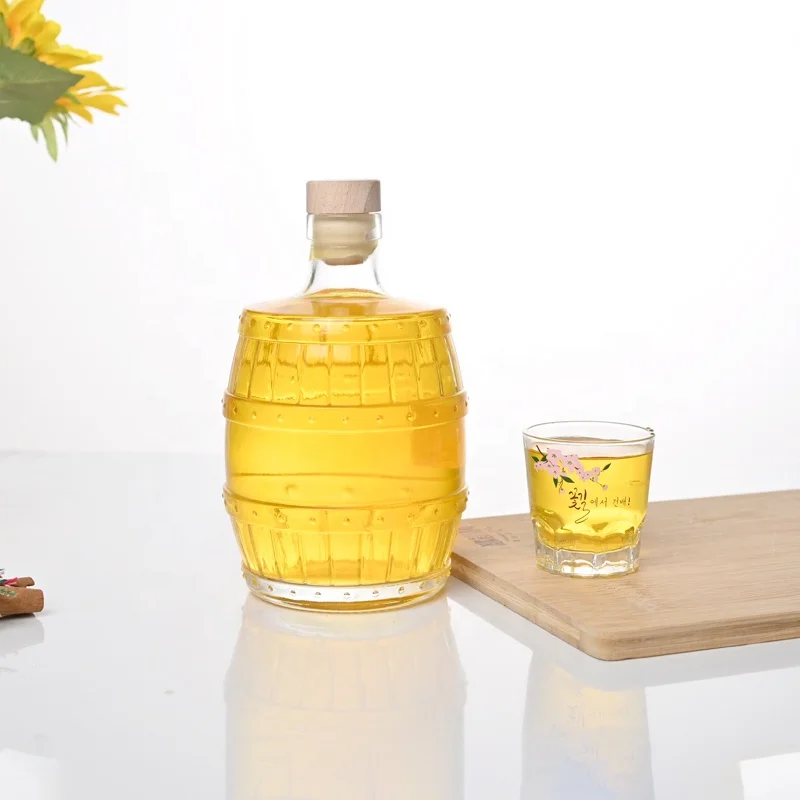 New Design Vodka Bottle Wine Packaging 500ml Glass Barrel Wine Glass Bottle with Cork