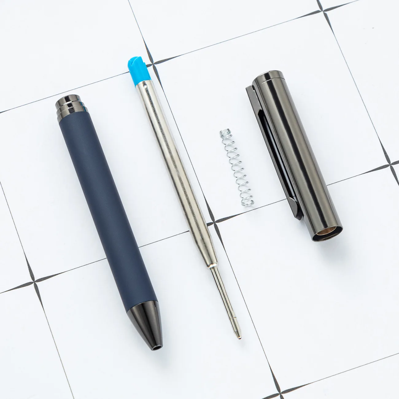 Creative office stationery business gifts Ballpoint pen can print logo Metal ballpoint pen twist ball pen