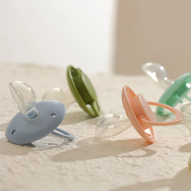 Высокое качество оптовая продажа пустышки для взрослых украшенные пищевыми продуктами Мягкие Силиконовые Большие Соски беспокойства