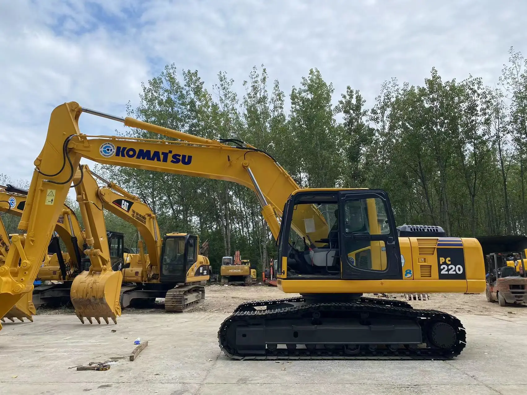 Вторая рука komatsu pc220-8 горячая Распродажа 22-тонный японский экскаватор pc220 pc220-8n1 pc220-7 pc220-6 оригинальная копальная машина