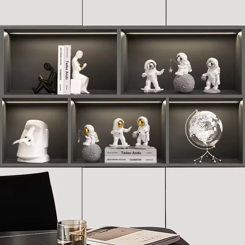 Custom Astronaut Resin Crafts for Craft Figure Statue Tabletop Decoration for Living Room