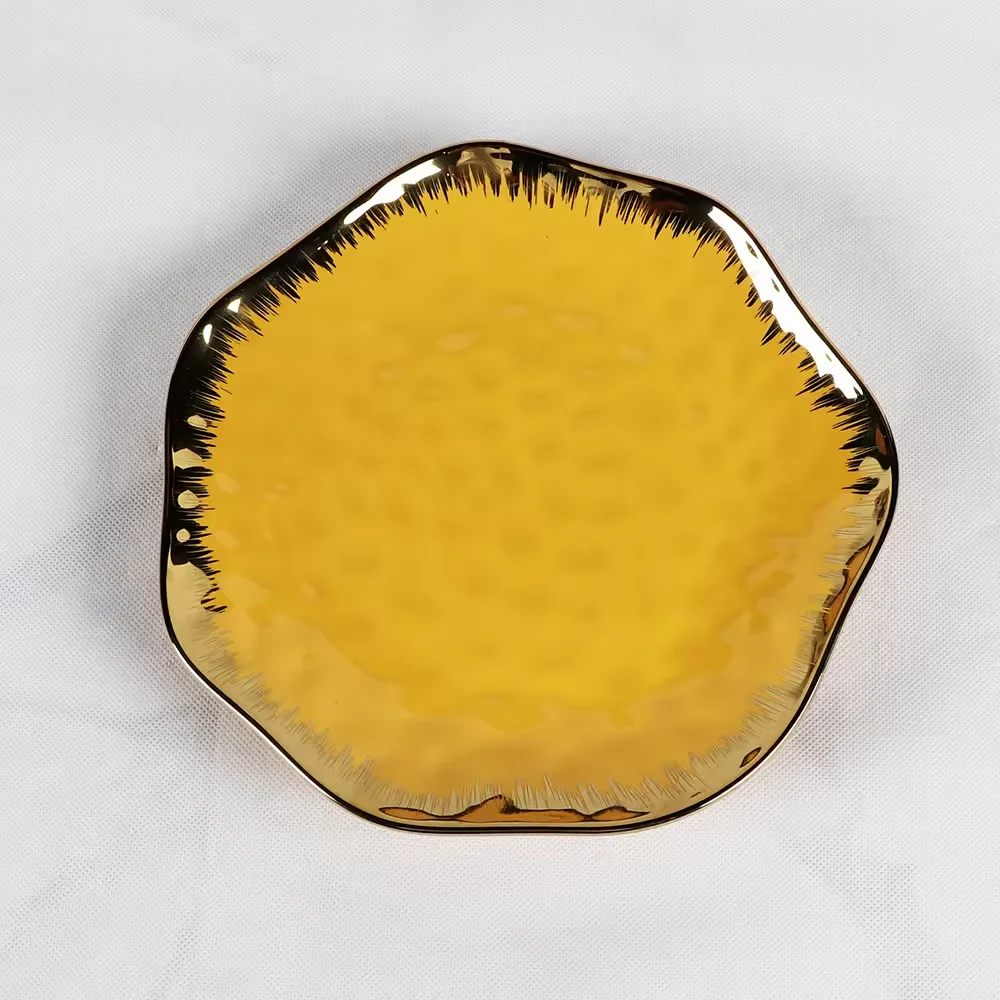 Ceramic plate with irregular design with luxury gold decal Ceramic dinnerware for  Hotel Restaurant Daily use