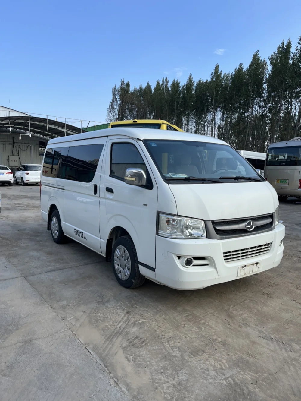 Medium Long Distance Passenger Used HKL6480A Public Transit Gasoline Bus Manual Coach Powerful Front Engine Medium Bus For Sale