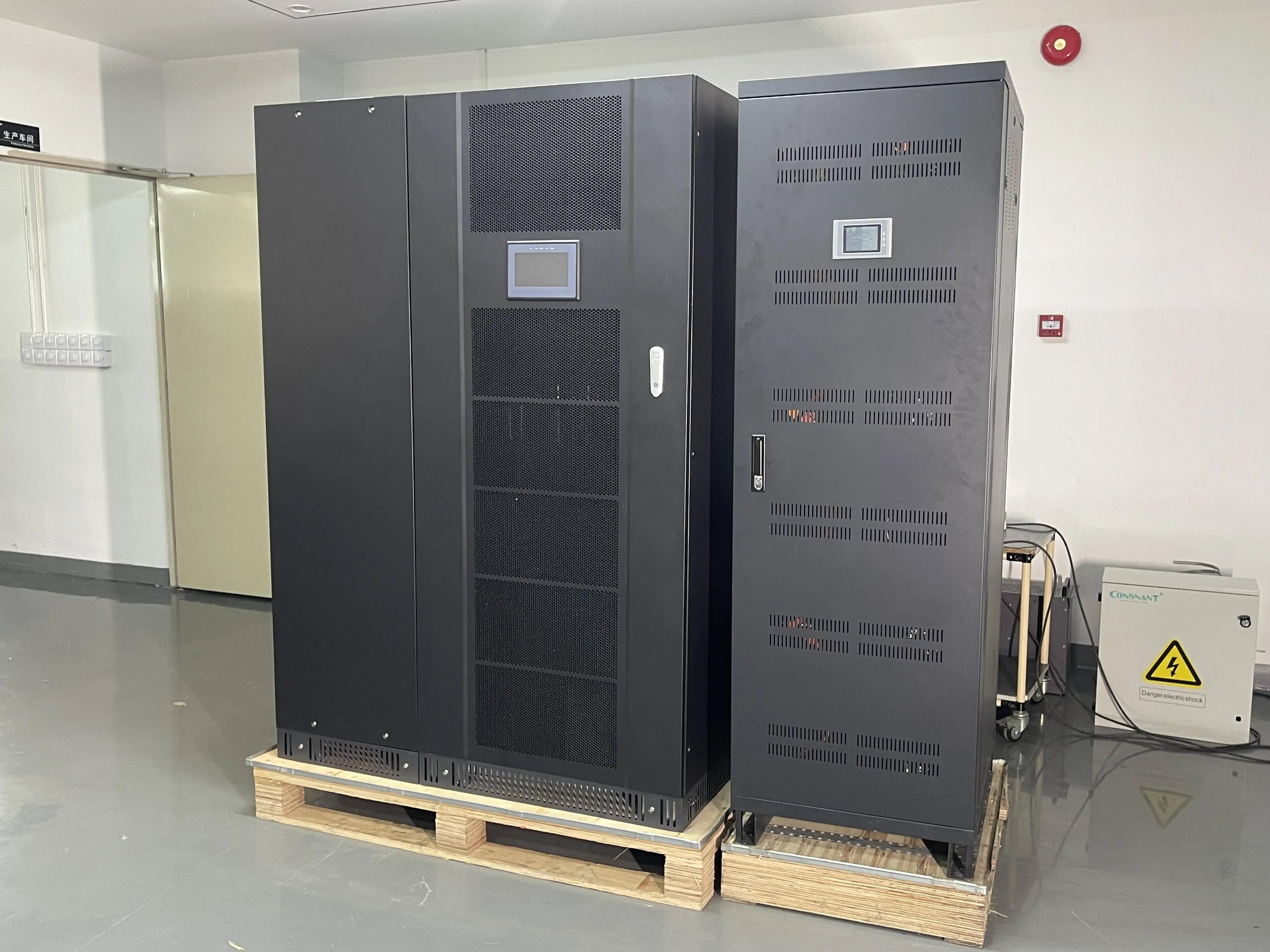 OEM customized 160KVA 200KVA 380V low frequency UPS built-in isolation transformer