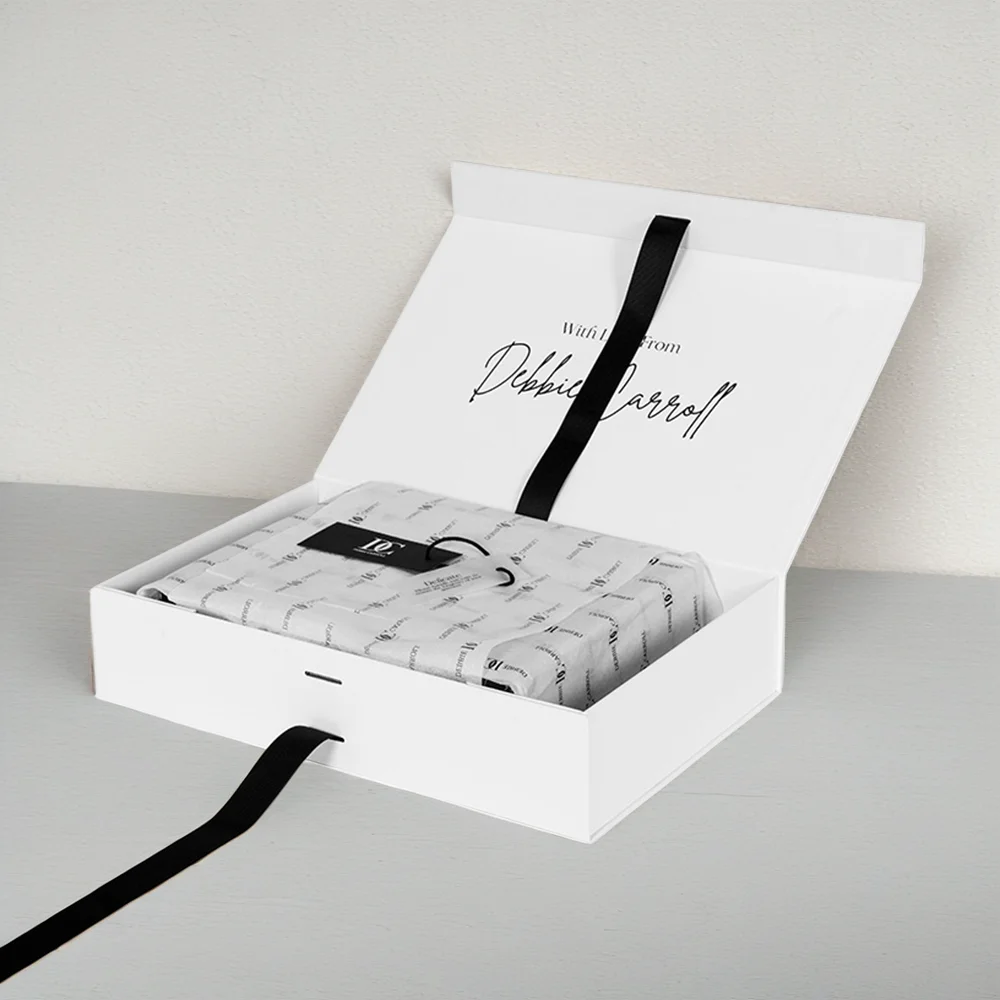 Custom luxury Apparel Packaging Boxes Paperboard Clothes/Shoes White Matte Magnetic Gift Box with Ribbon