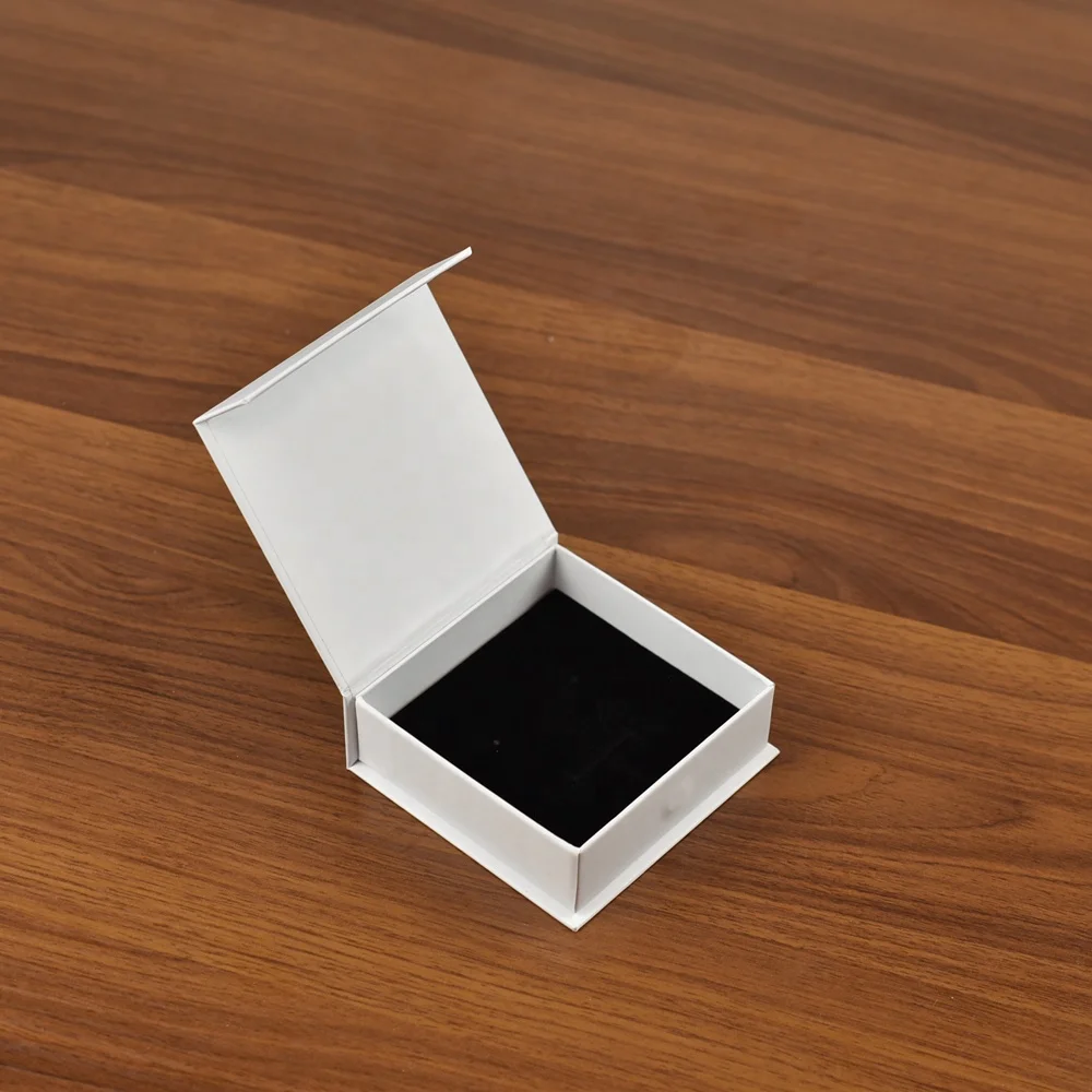 
Private Label Cardboard Jewel Packaging White Magnetic Ring Box 