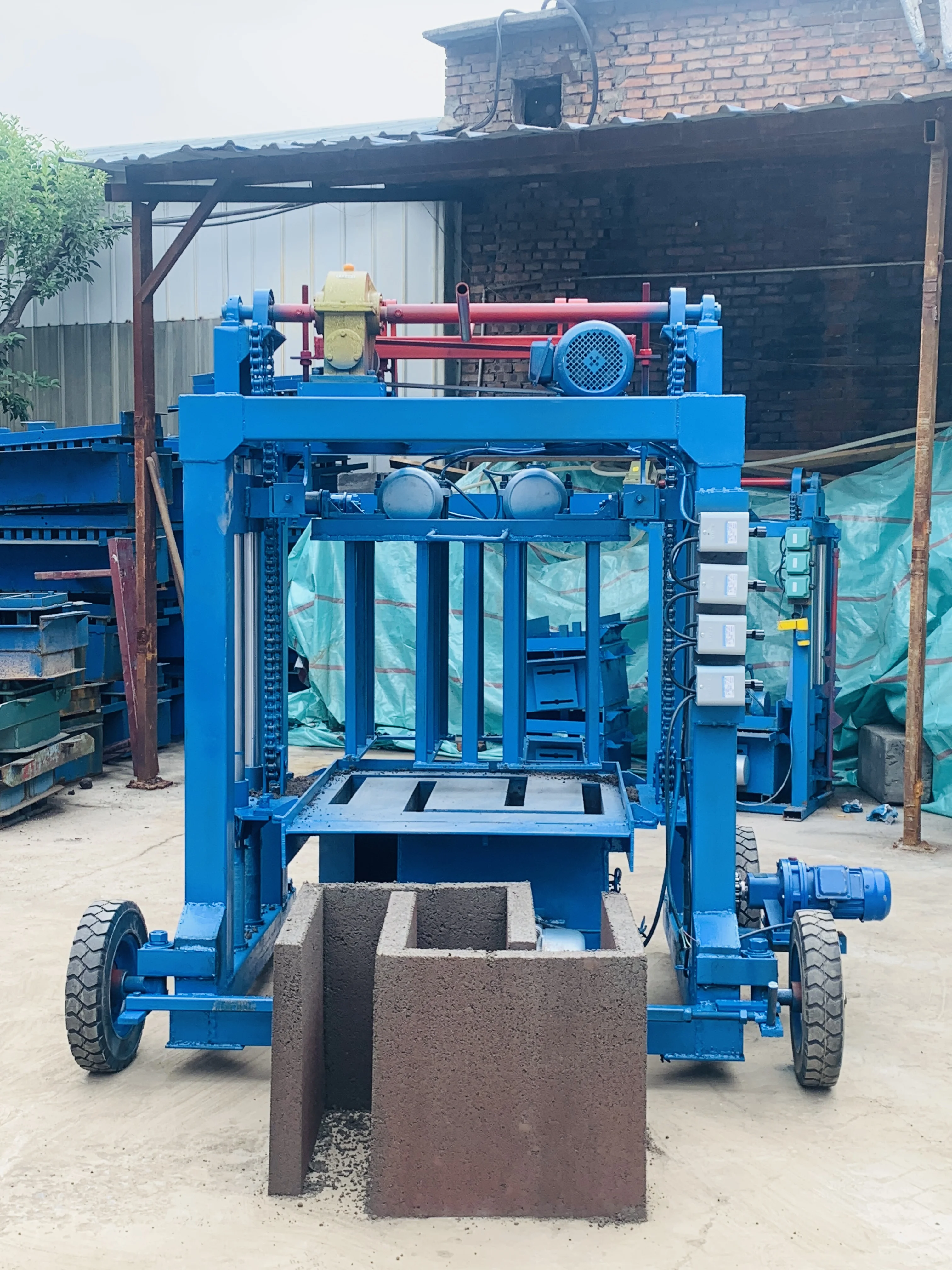 New Machine for Small Business Idea at Home Electric Concrete Brick Making Machinery Hollow Cement Block Making Machine