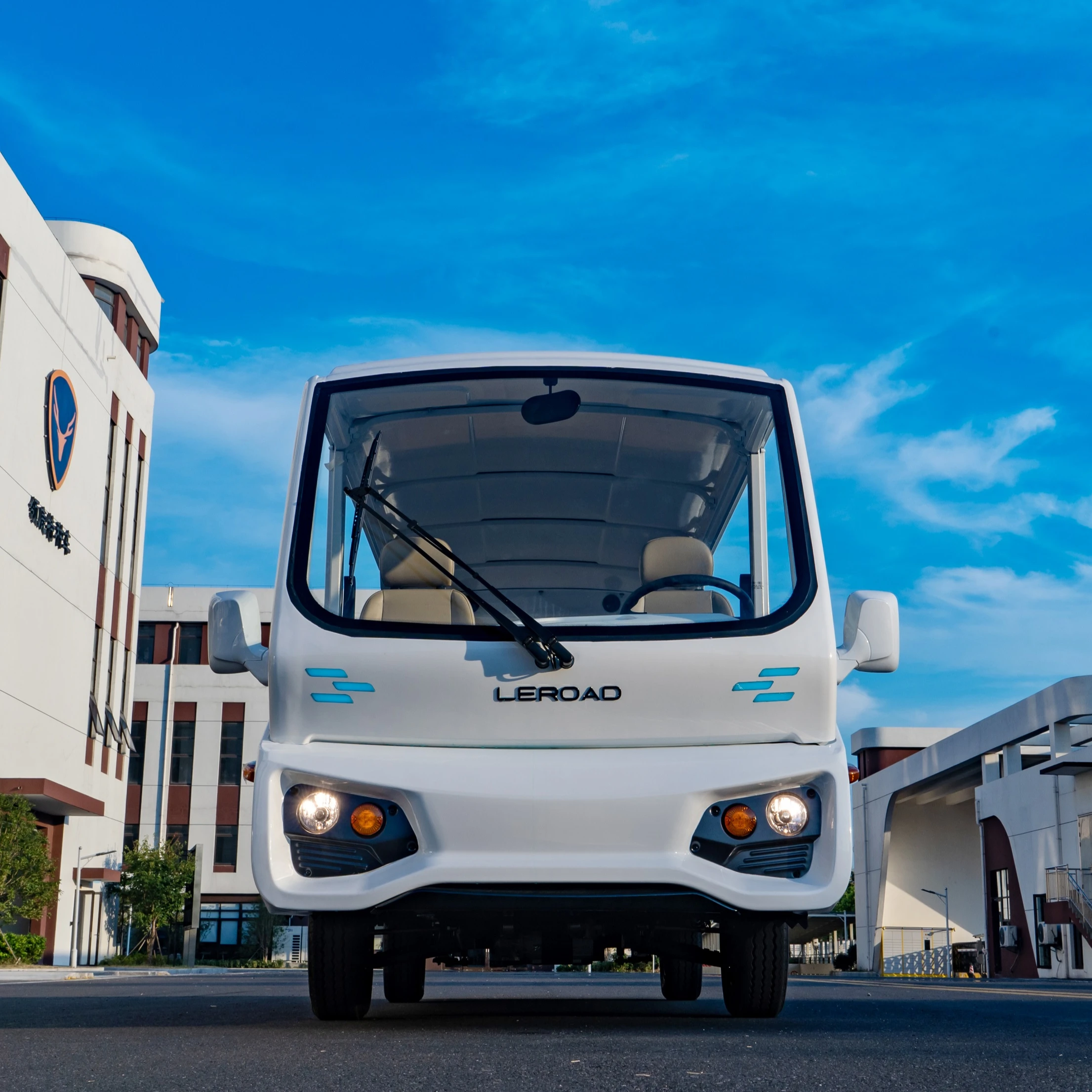 LEROAD NEW MODEL L14 Shuttle Bus Lengthened Advanced Commercial 14 Seats Electric Sightseeing Bus