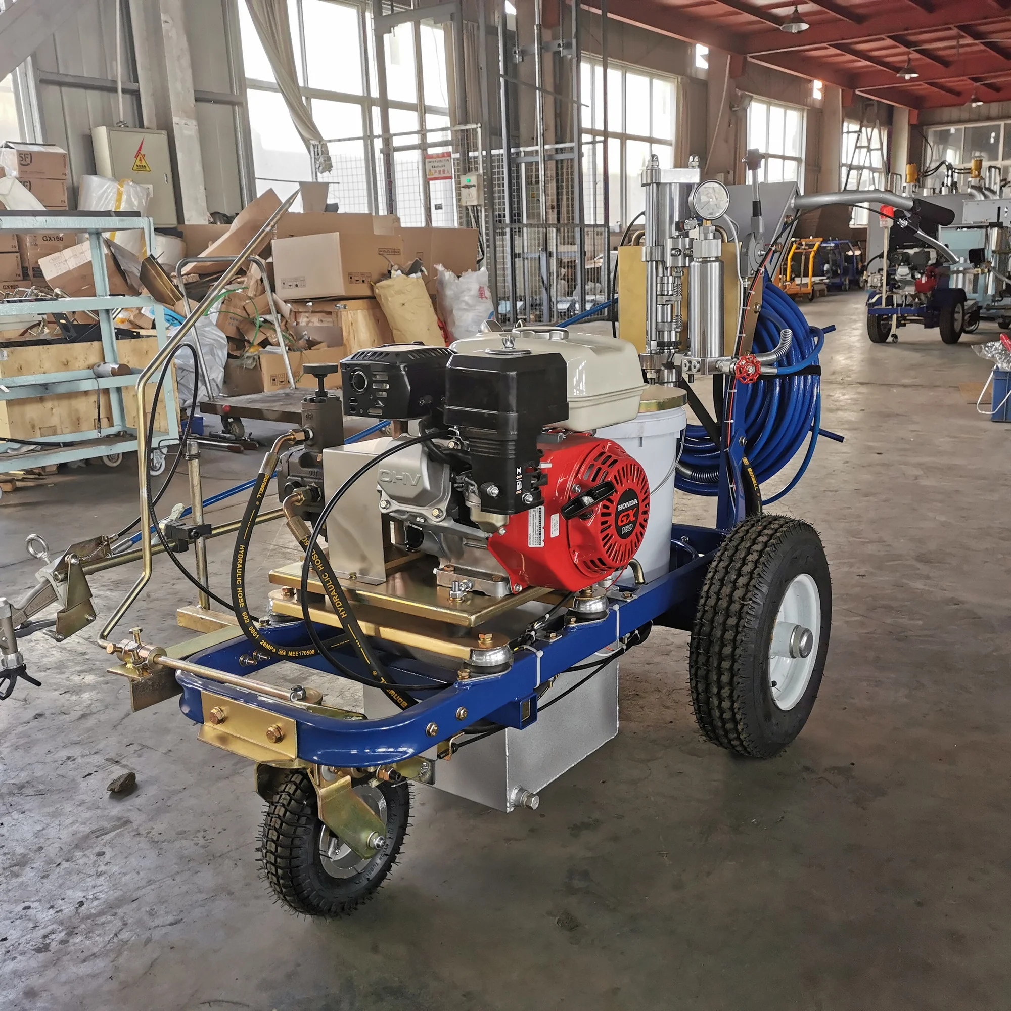 Холодная пластиковая дорожная маркировка термопластичная холодная дорожная краска с лакокрасочным роликом